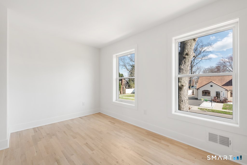 181 Eastern Parkway photo 24