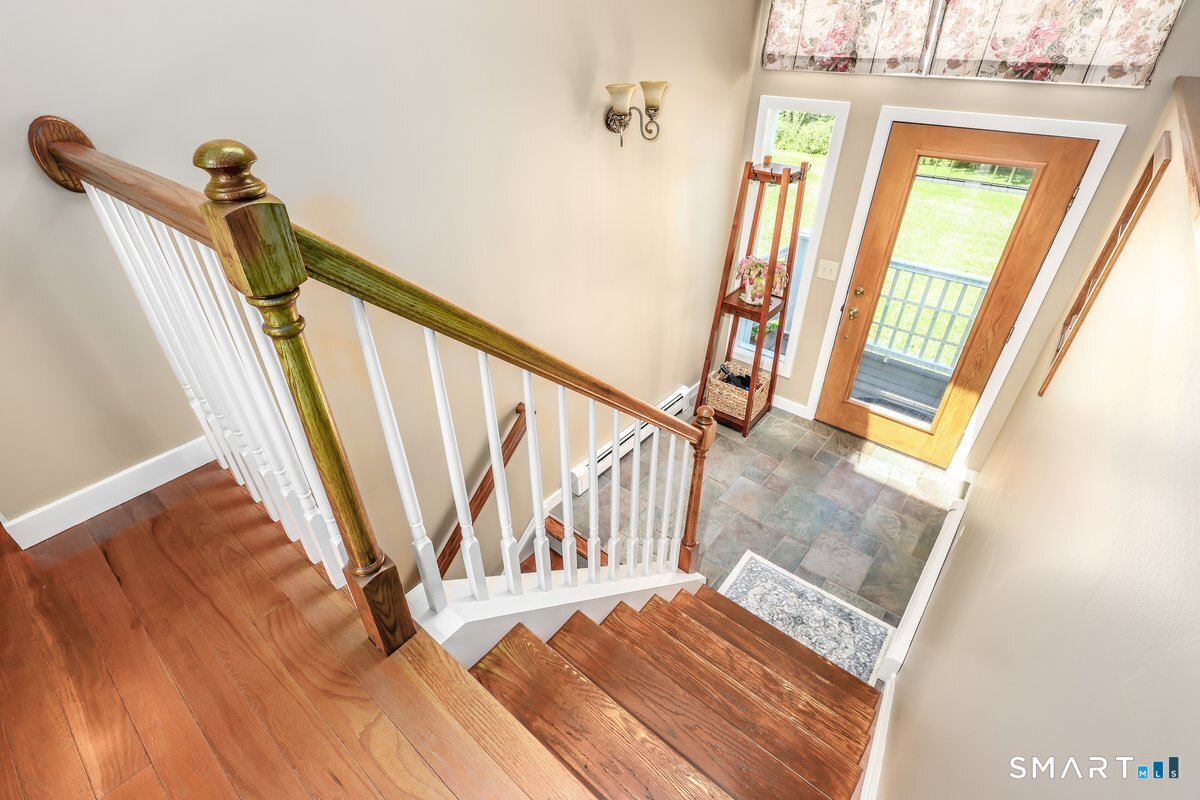 12 Mountain View Avenue photo 3