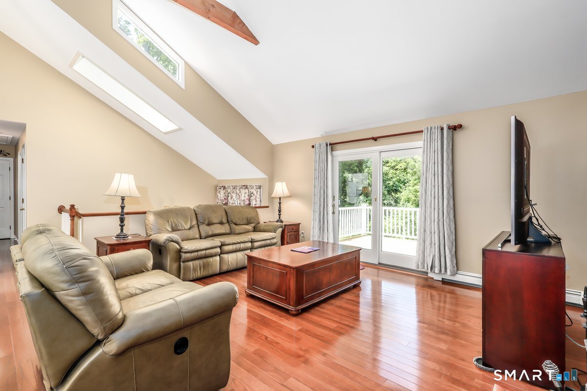 12 Mountain View Avenue photo 5
