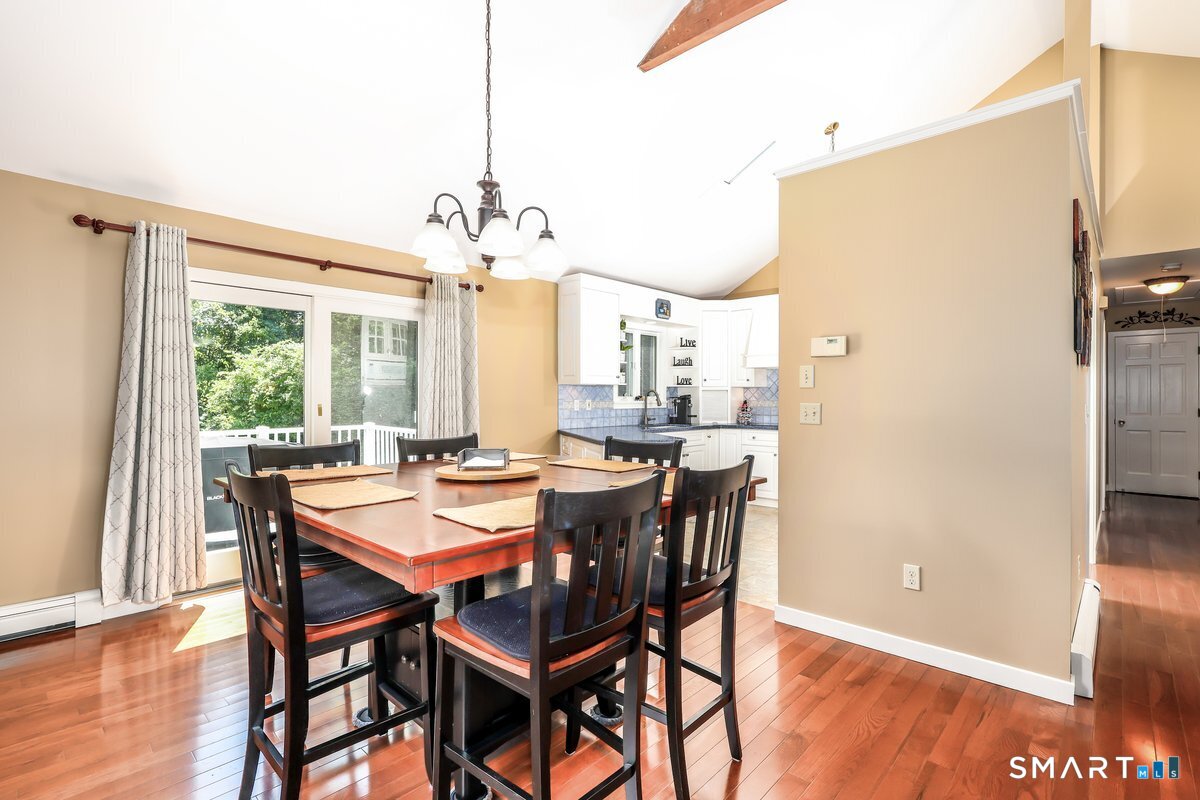 12 Mountain View Avenue photo 8