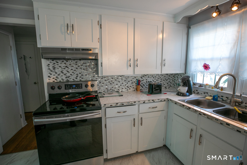 10 Beach Park Road photo 14