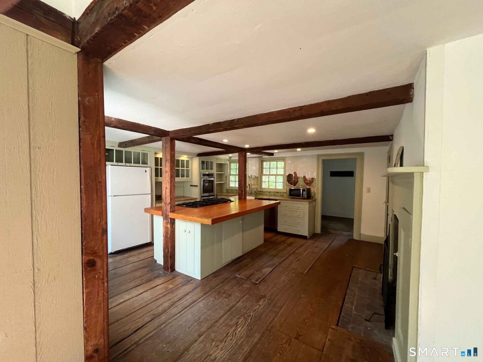 434 Hurlbutt Street, Wilton, Connecticut photo 2