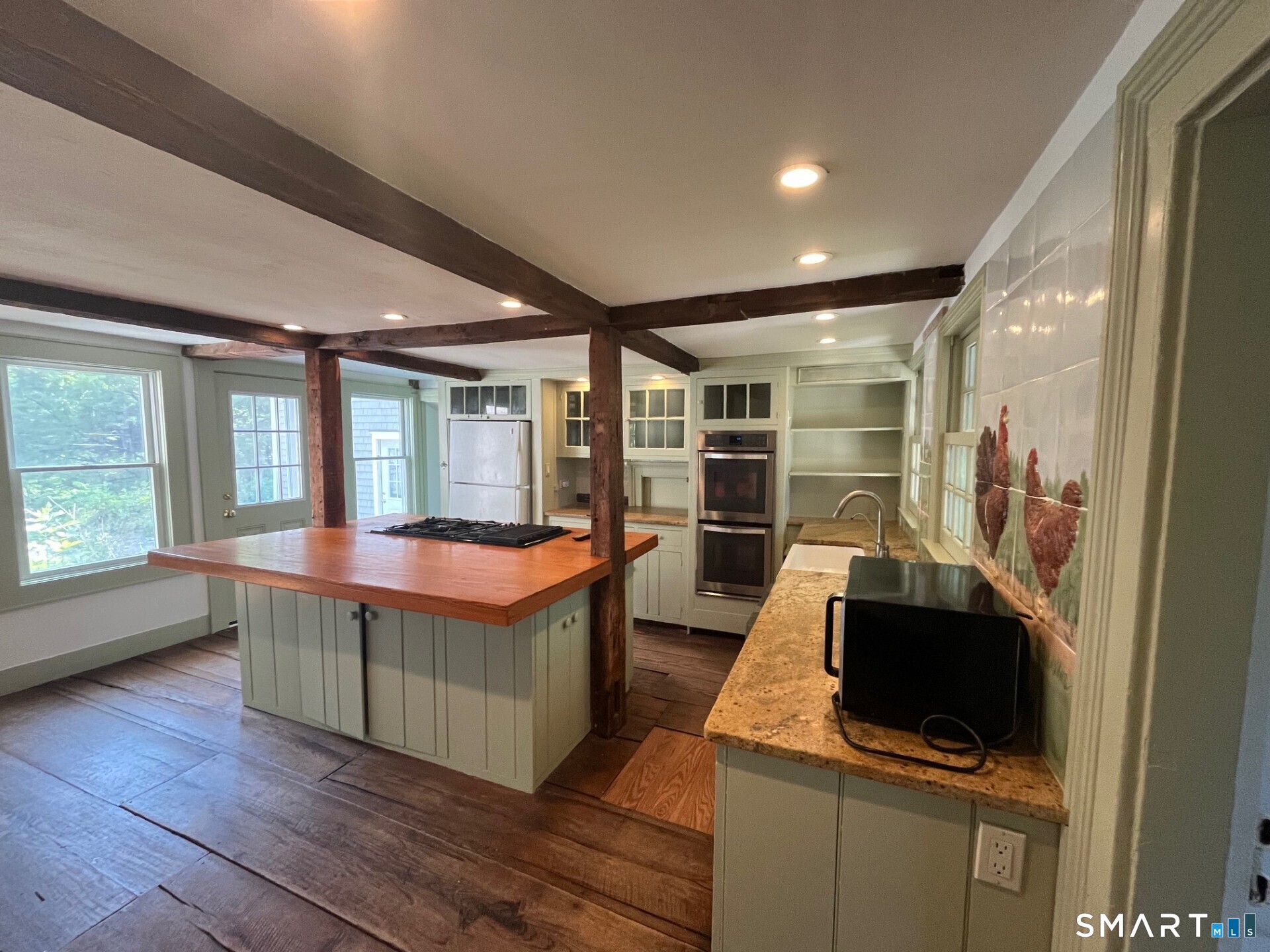 434 Hurlbutt Street, Wilton, Connecticut photo 3