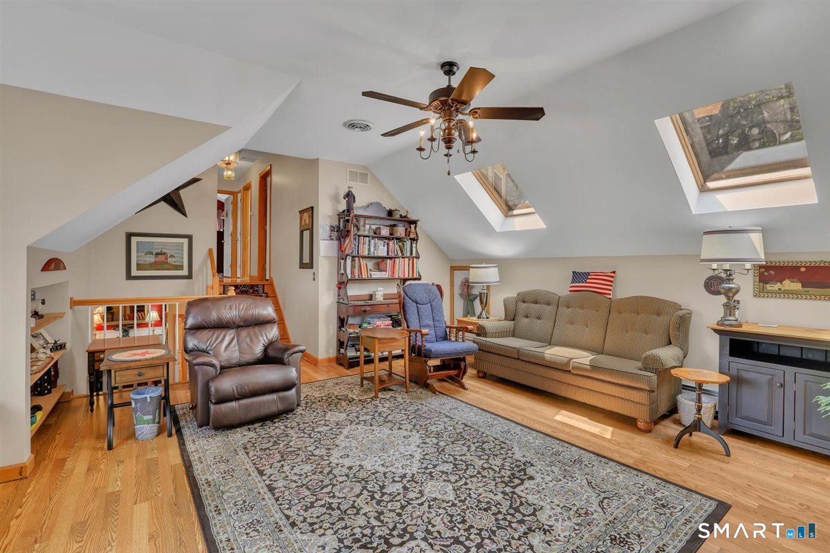 69 Ledgebrook Lane photo 15