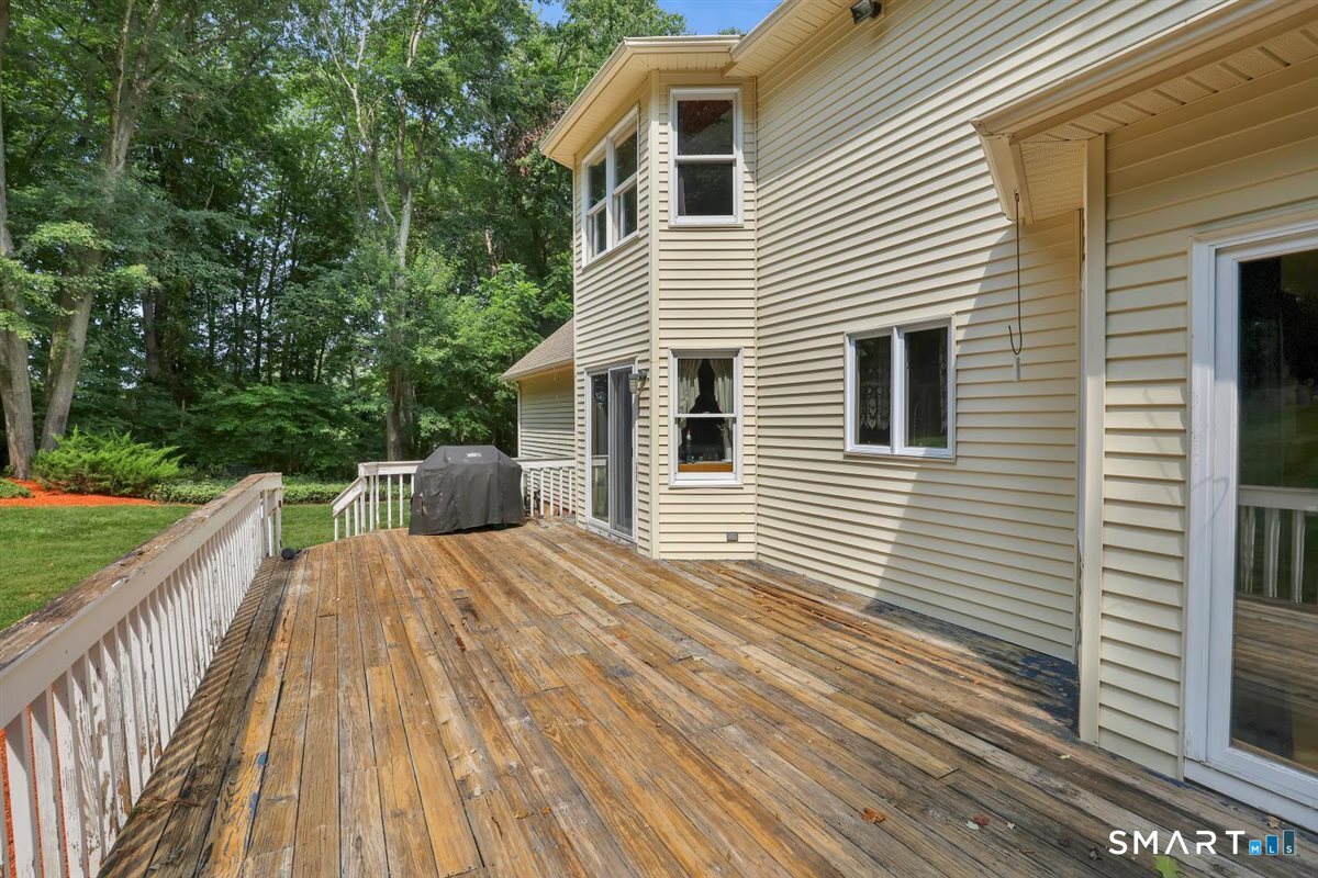 69 Ledgebrook Lane photo 28