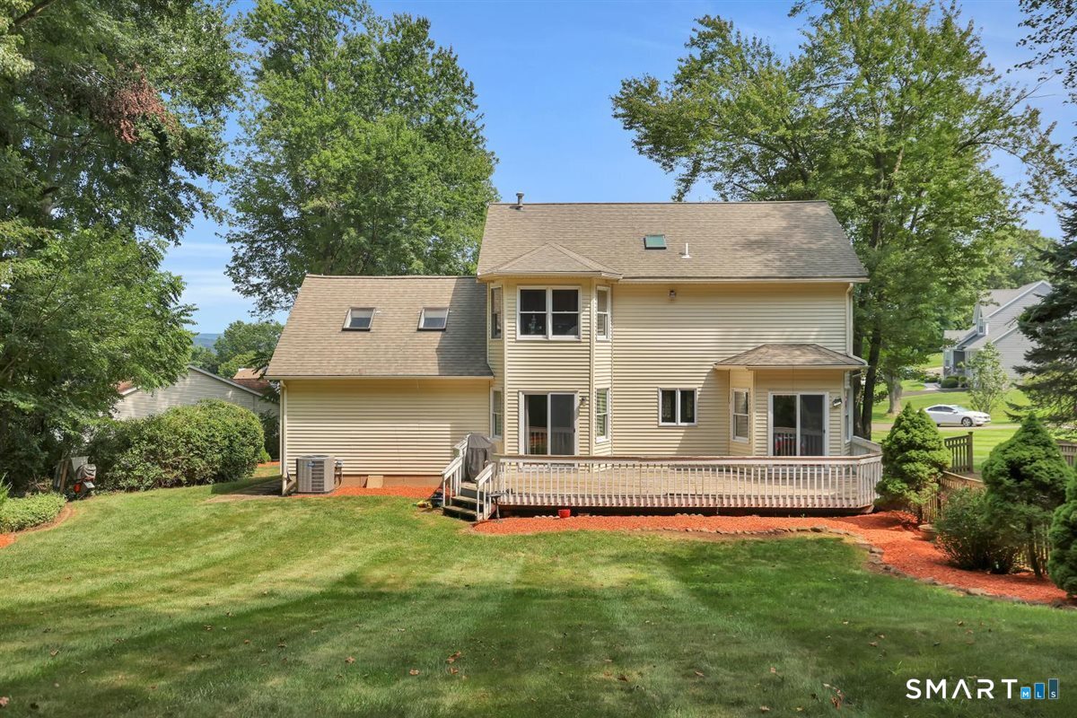 69 Ledgebrook Lane photo 30