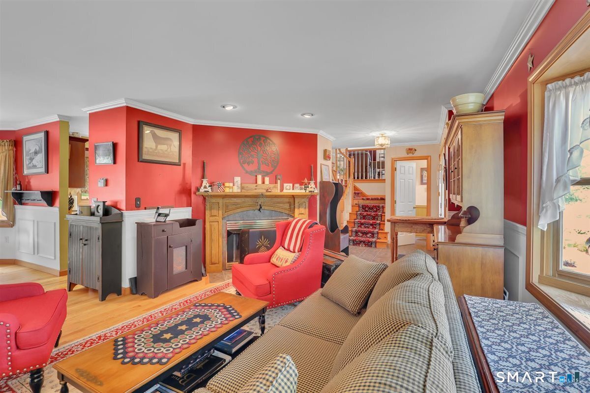 69 Ledgebrook Lane photo 11