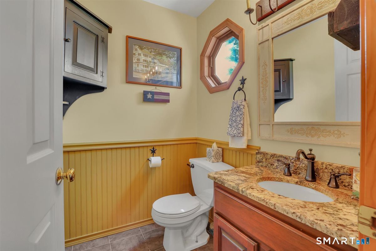 69 Ledgebrook Lane photo 12