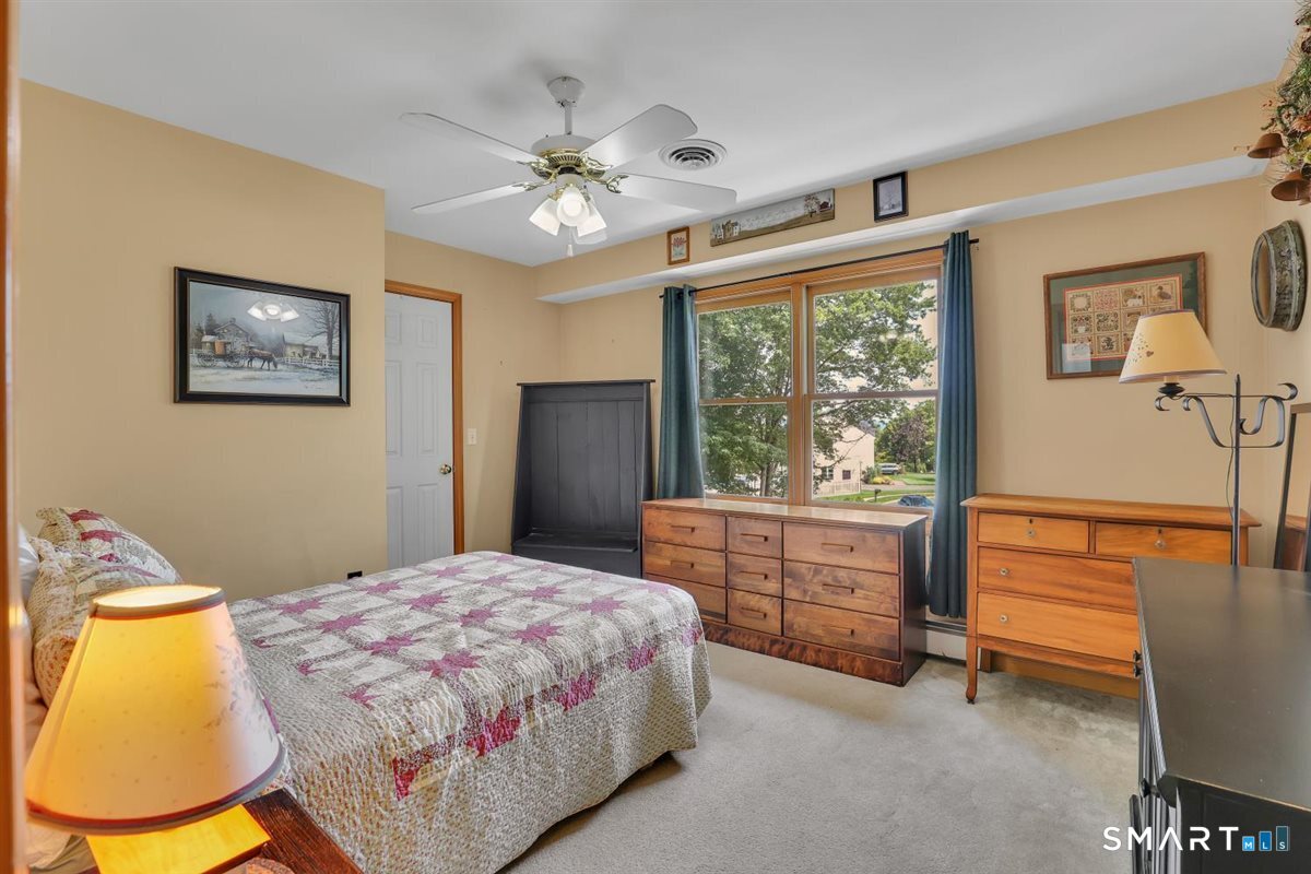 69 Ledgebrook Lane photo 23