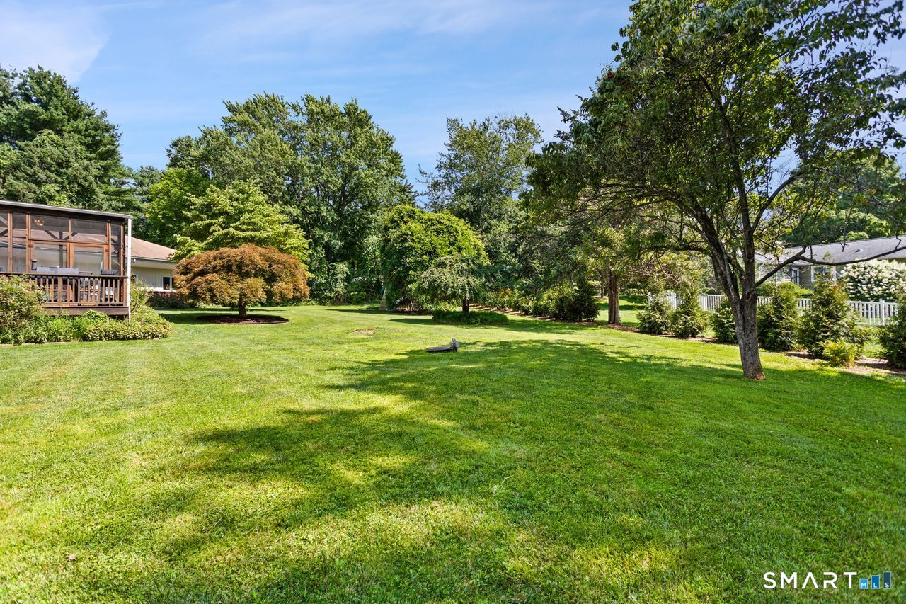 18-A Governors Lane photo 33
