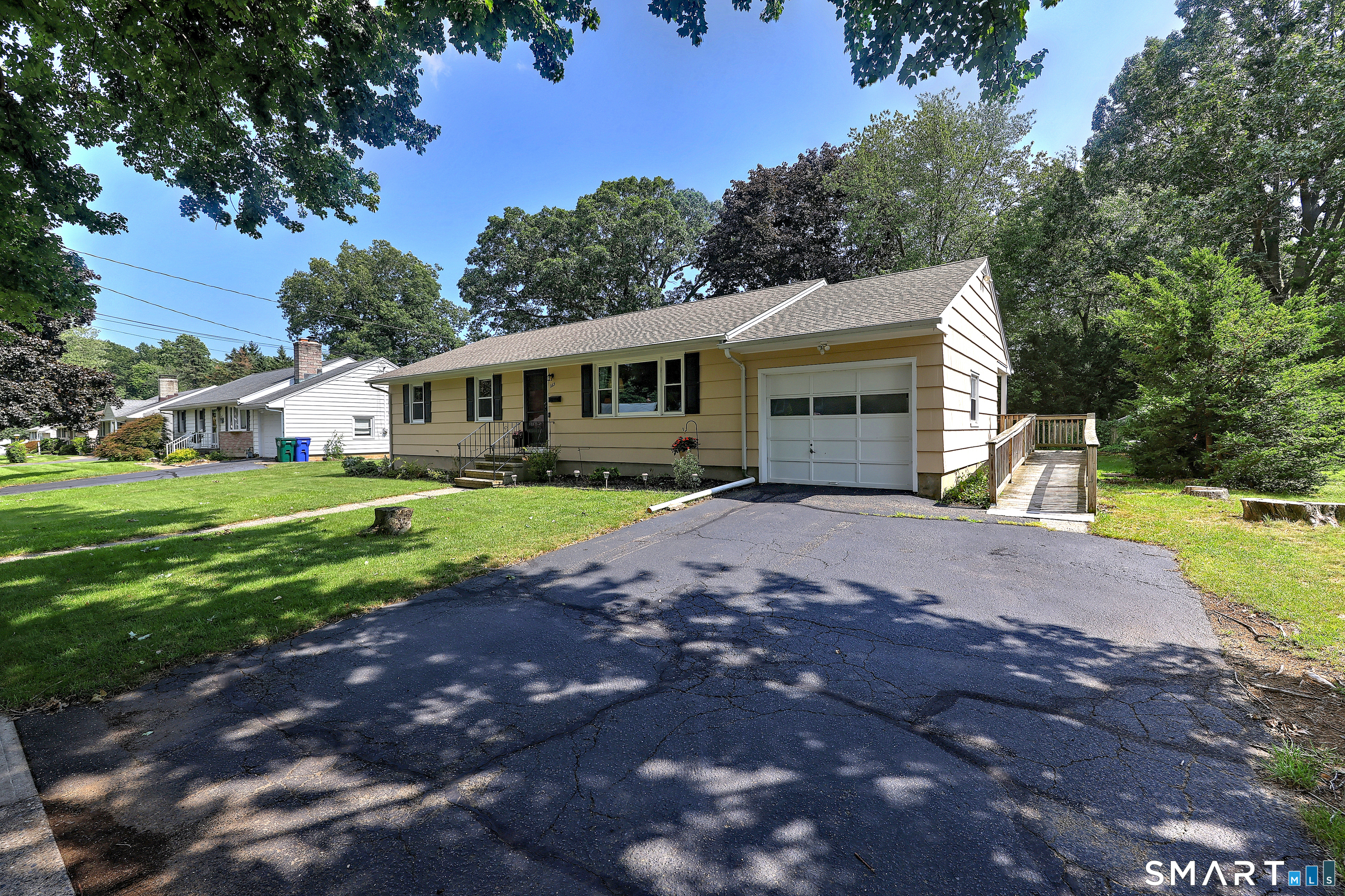 265 Arrowhead Place photo 2