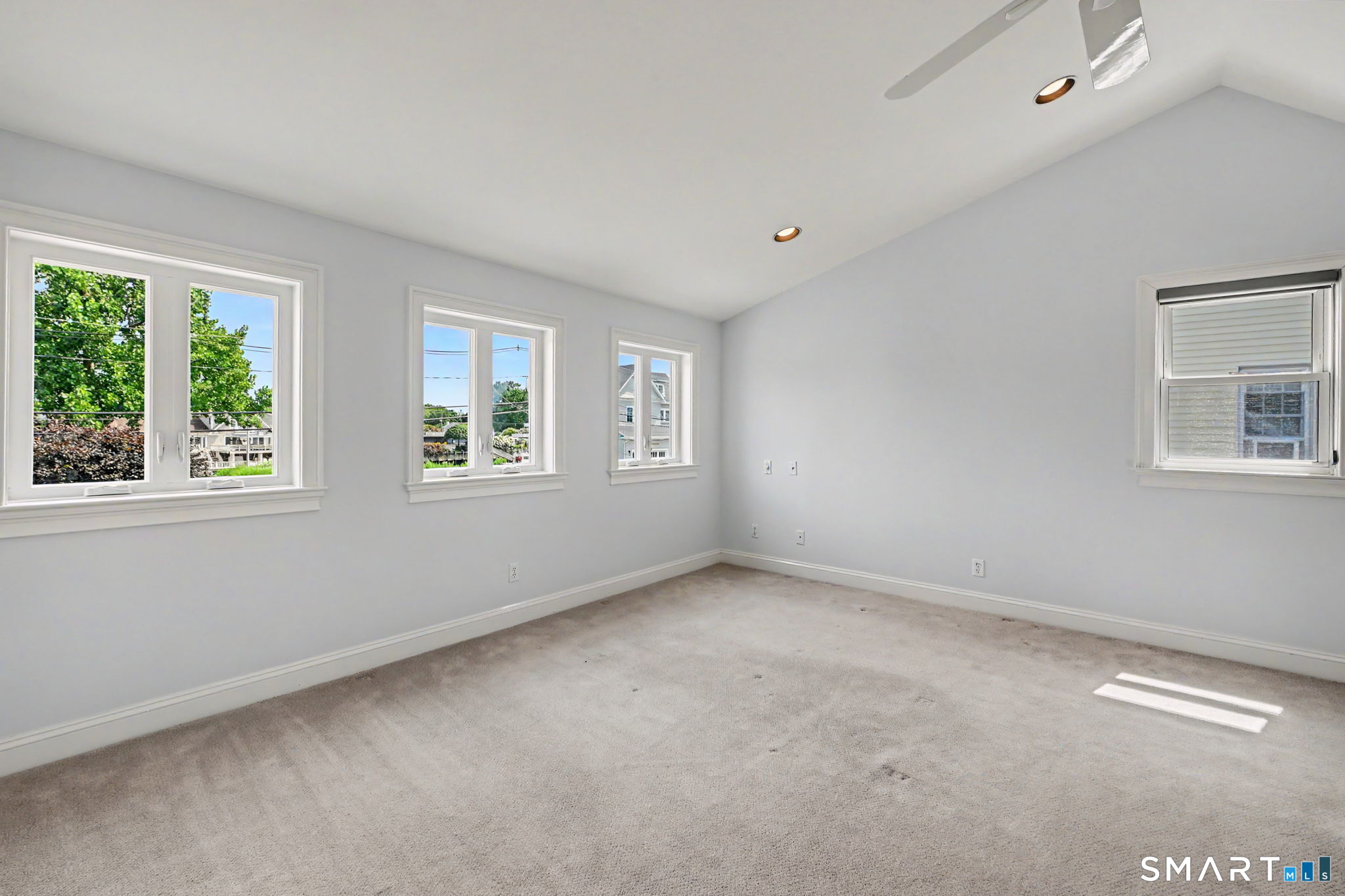 160 Gregory Boulevard photo 24