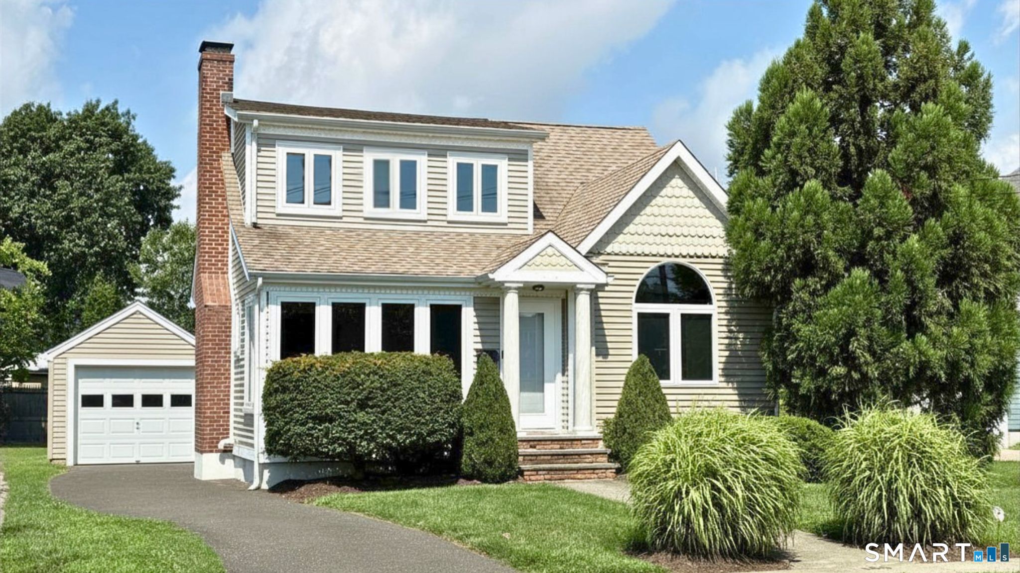 160 Gregory Boulevard photo 2