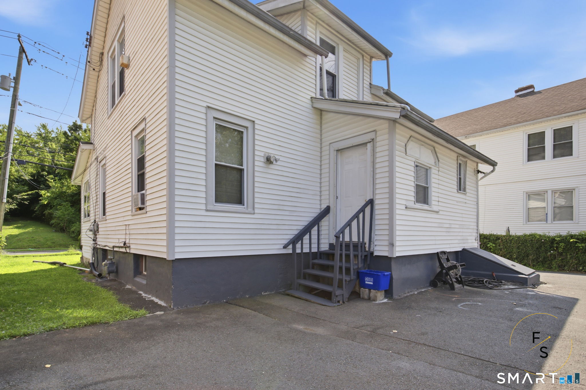 60 Tower Avenue photo 37