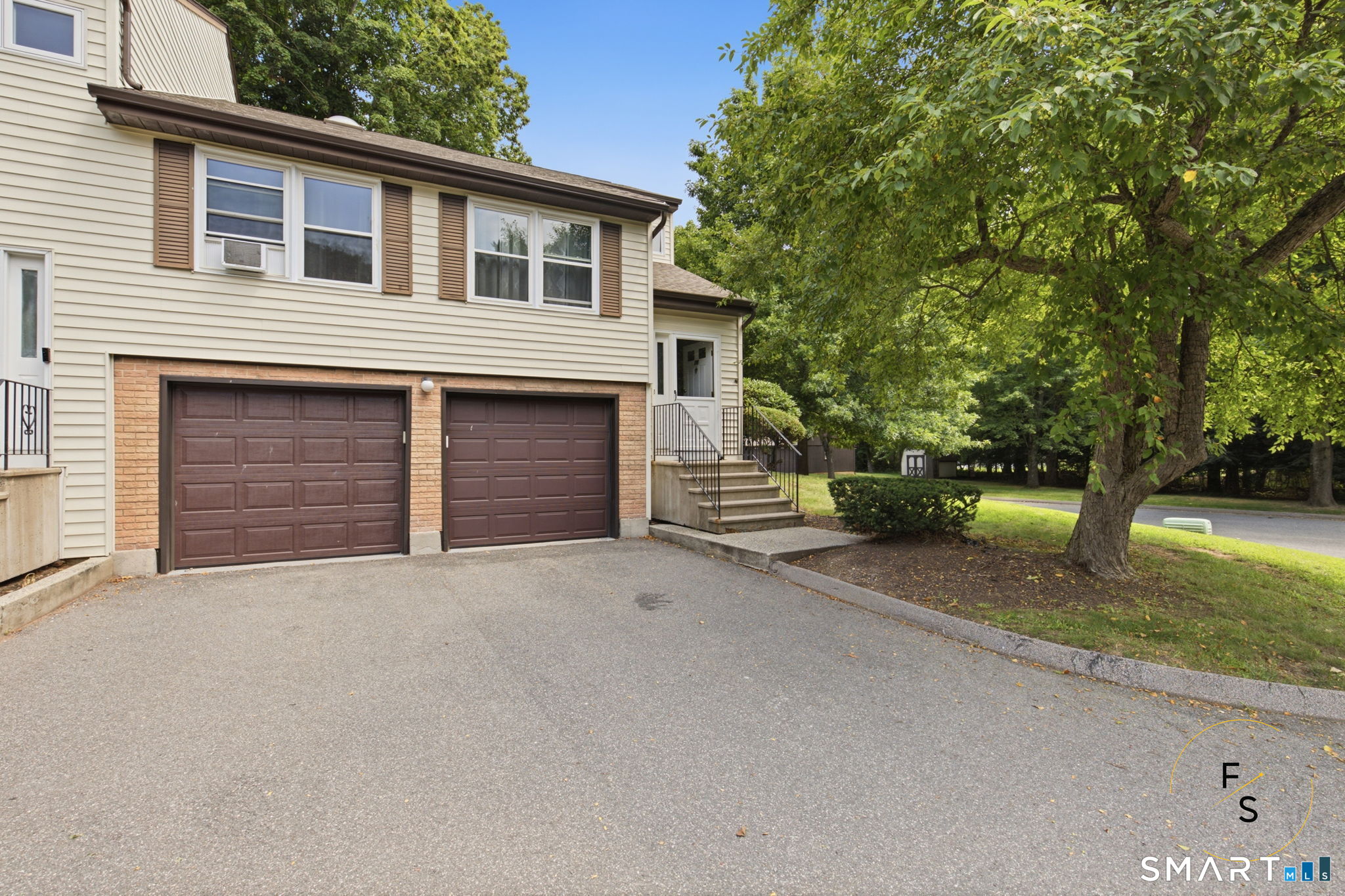 2nd image of 2 Oak Forest Dr #5, Manchester, CT 06042 | MLS# 24197803