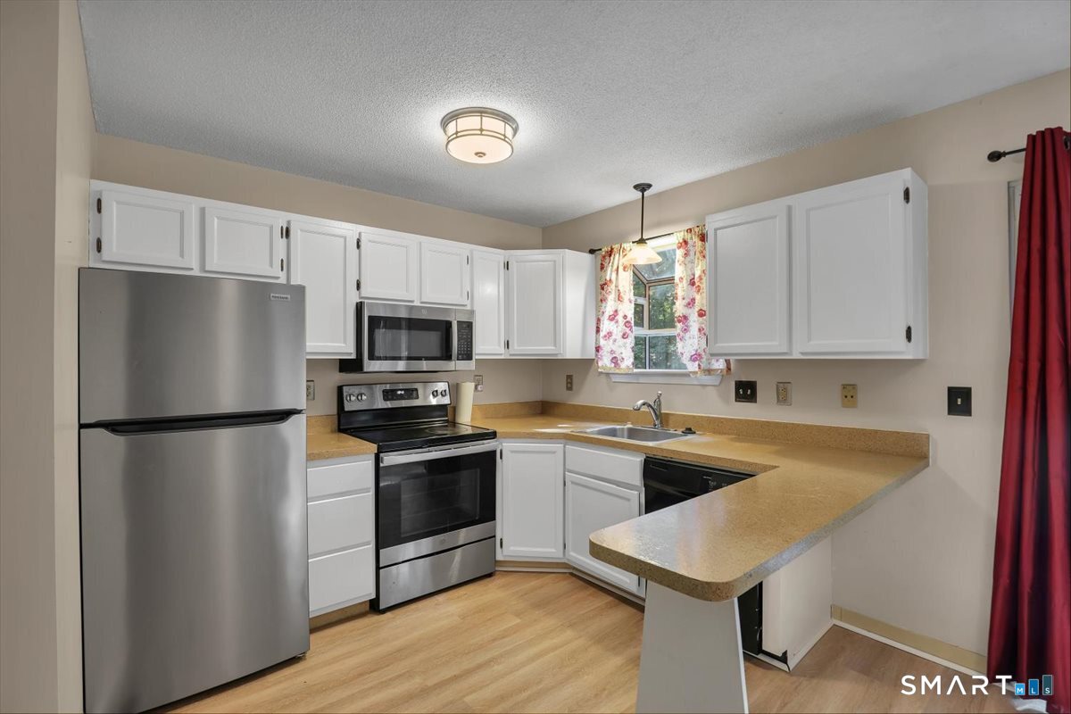 205 Oakland Street  Unit #B photo 5