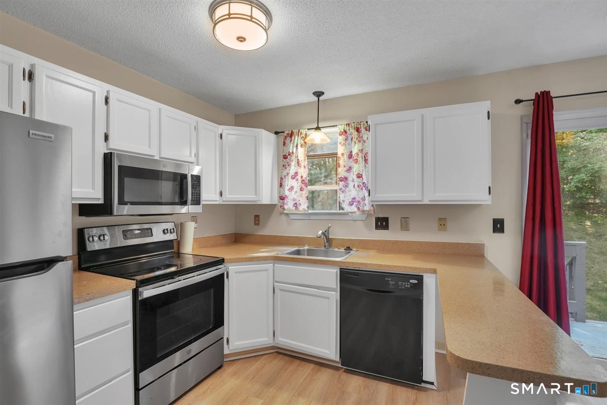 205 Oakland Street  Unit #B photo 6