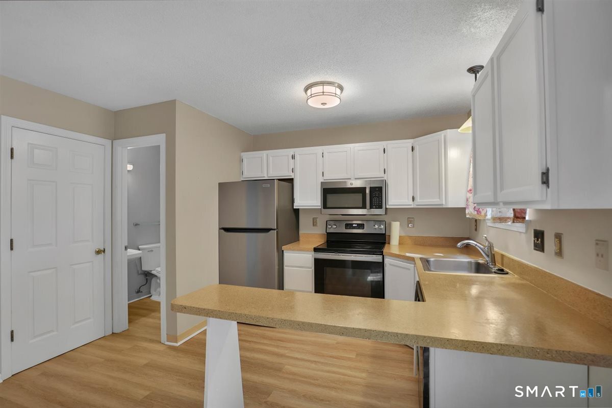 205 Oakland Street  Unit #B photo 7