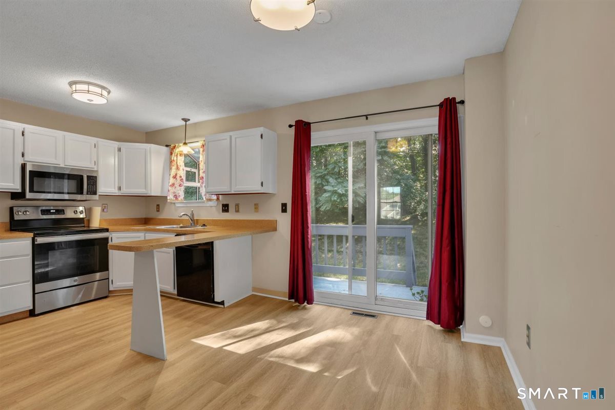 205 Oakland Street  Unit #B photo 8