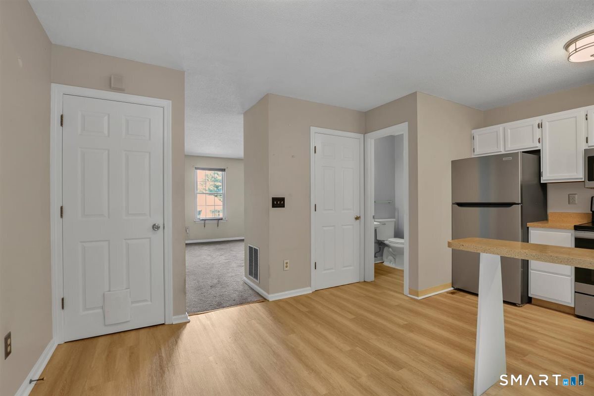205 Oakland Street  Unit #B photo 10