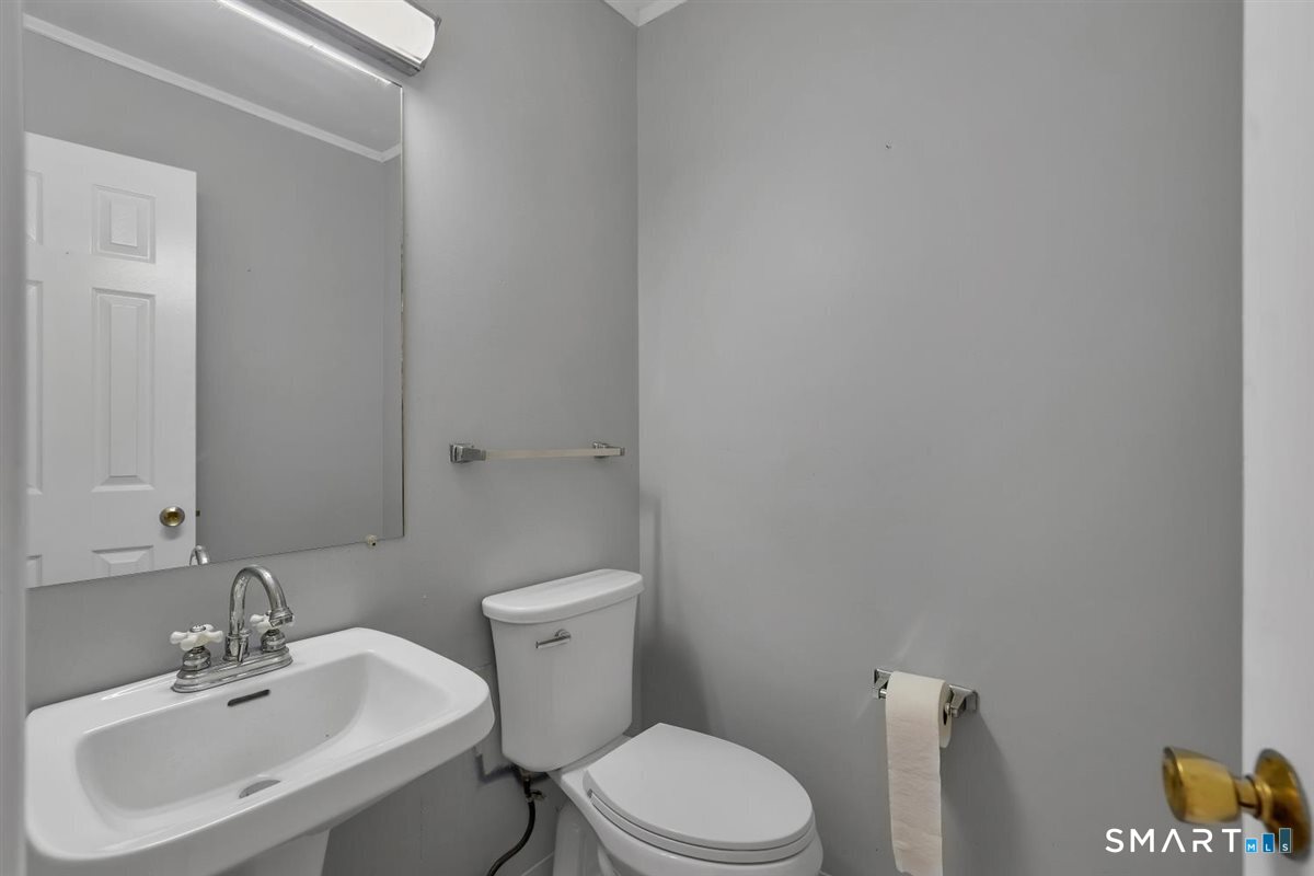 205 Oakland Street  Unit #B photo 11