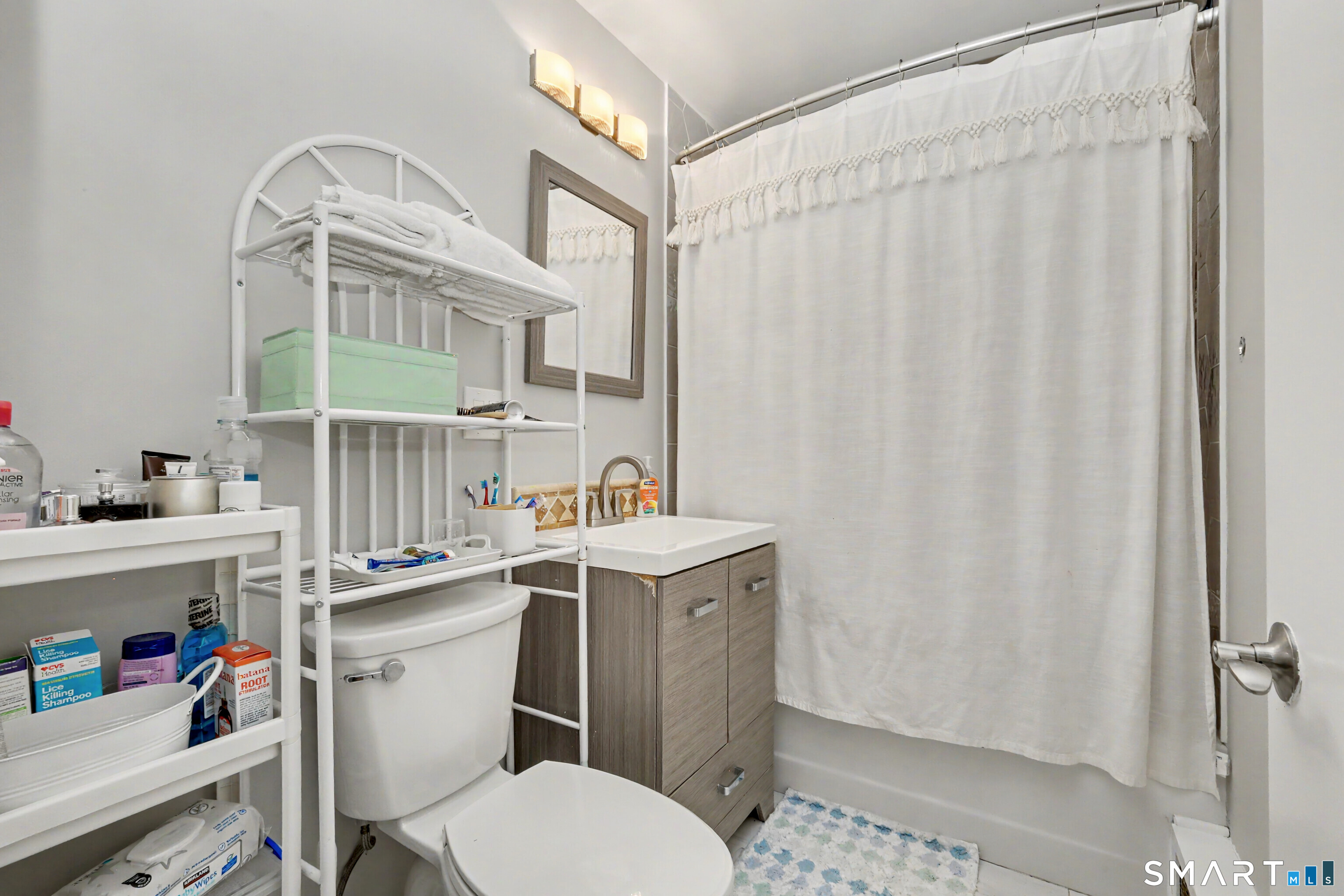 35 Travis Avenue photo 13