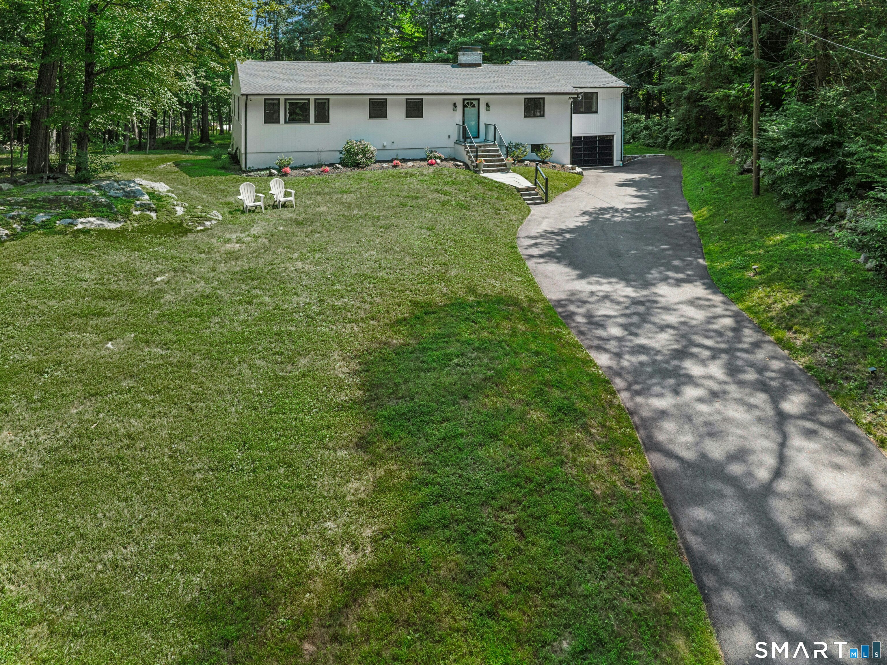 24 Smoke Hill Drive photo 2