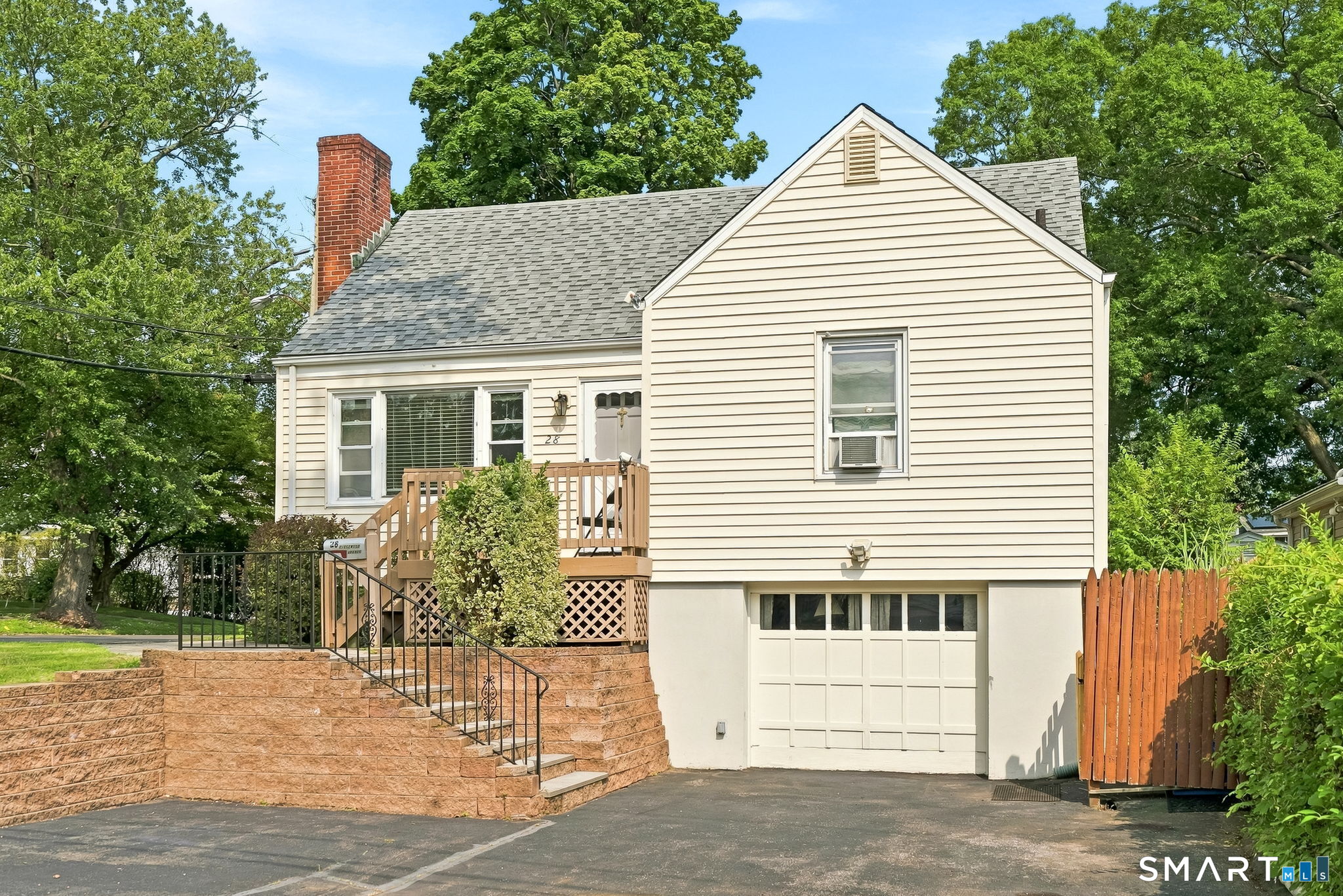 28 Ridgewood Avenue photo 3