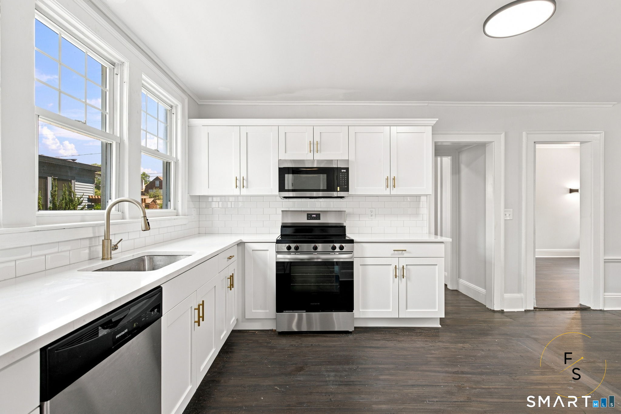 93 Forest Street photo 4