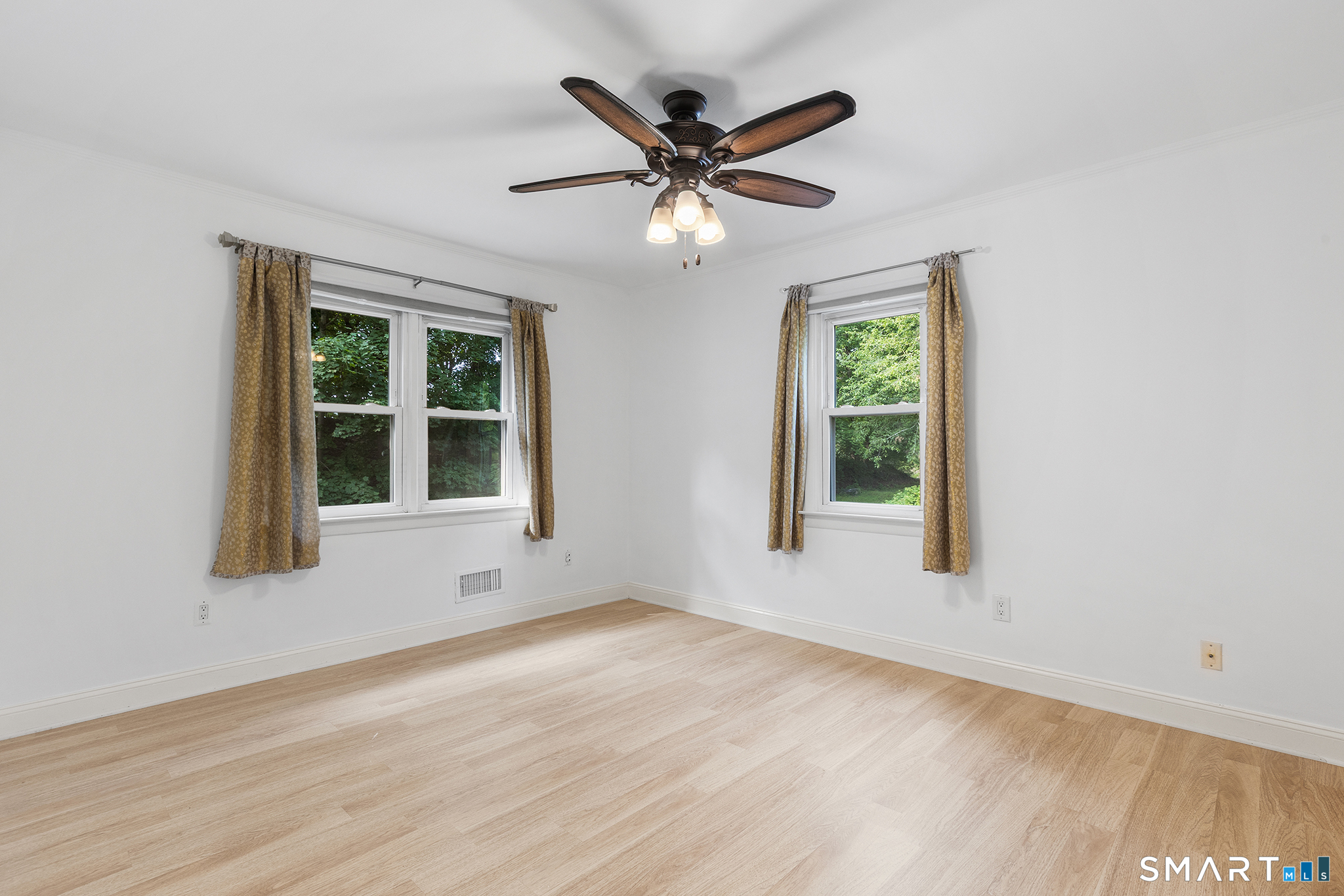 241 Pemberwick Road photo 7
