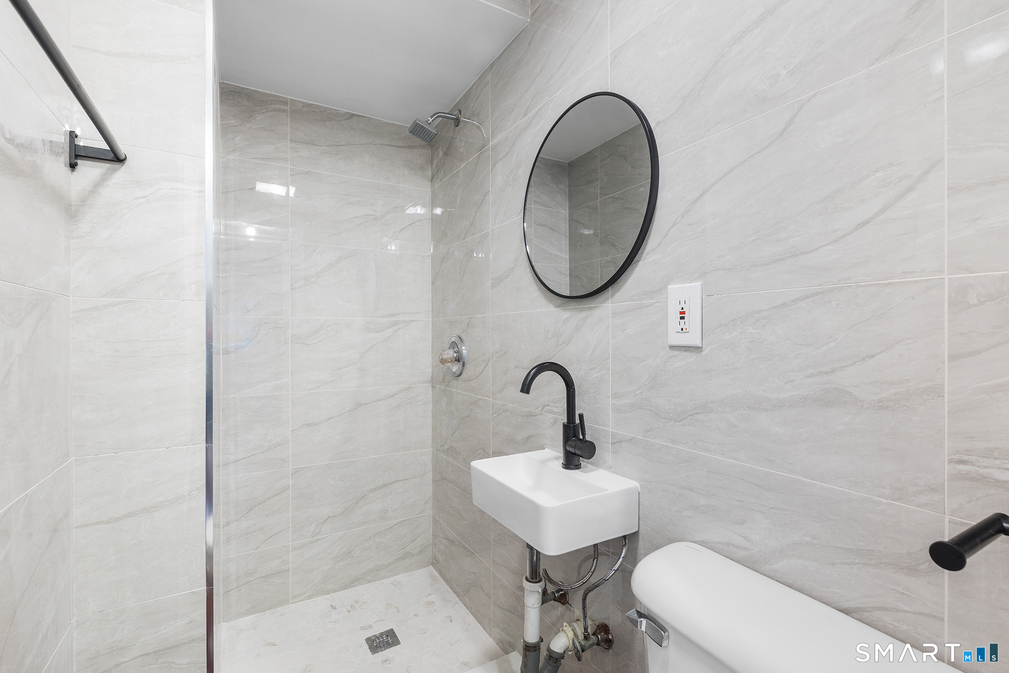 241 Pemberwick Road photo 26