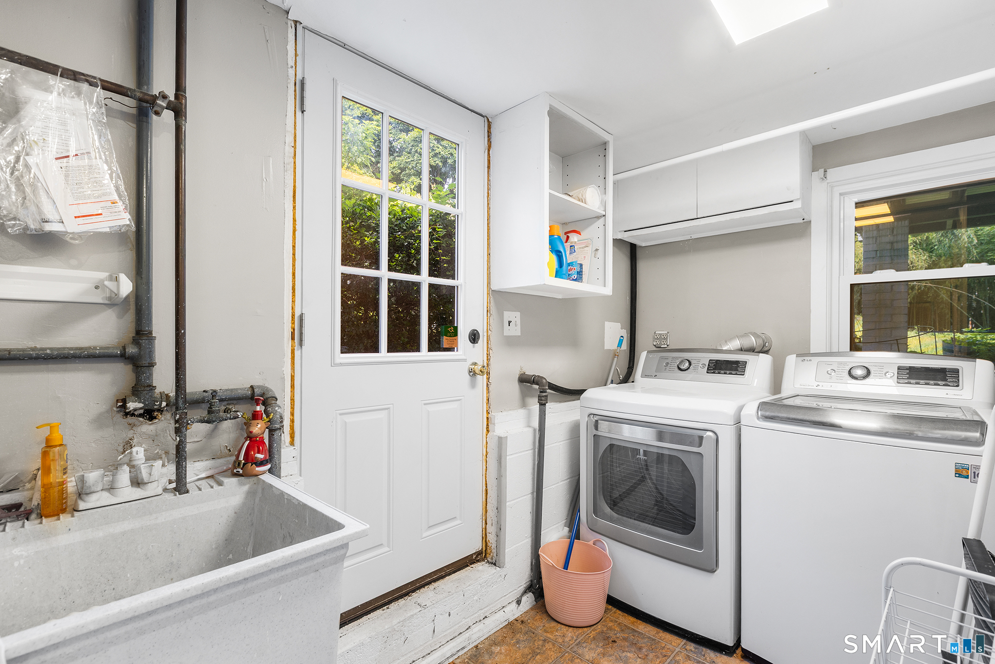 241 Pemberwick Road photo 17