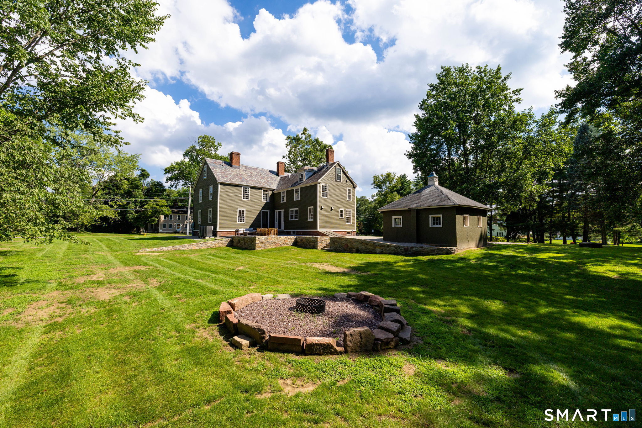 1653 Main Street photo 3