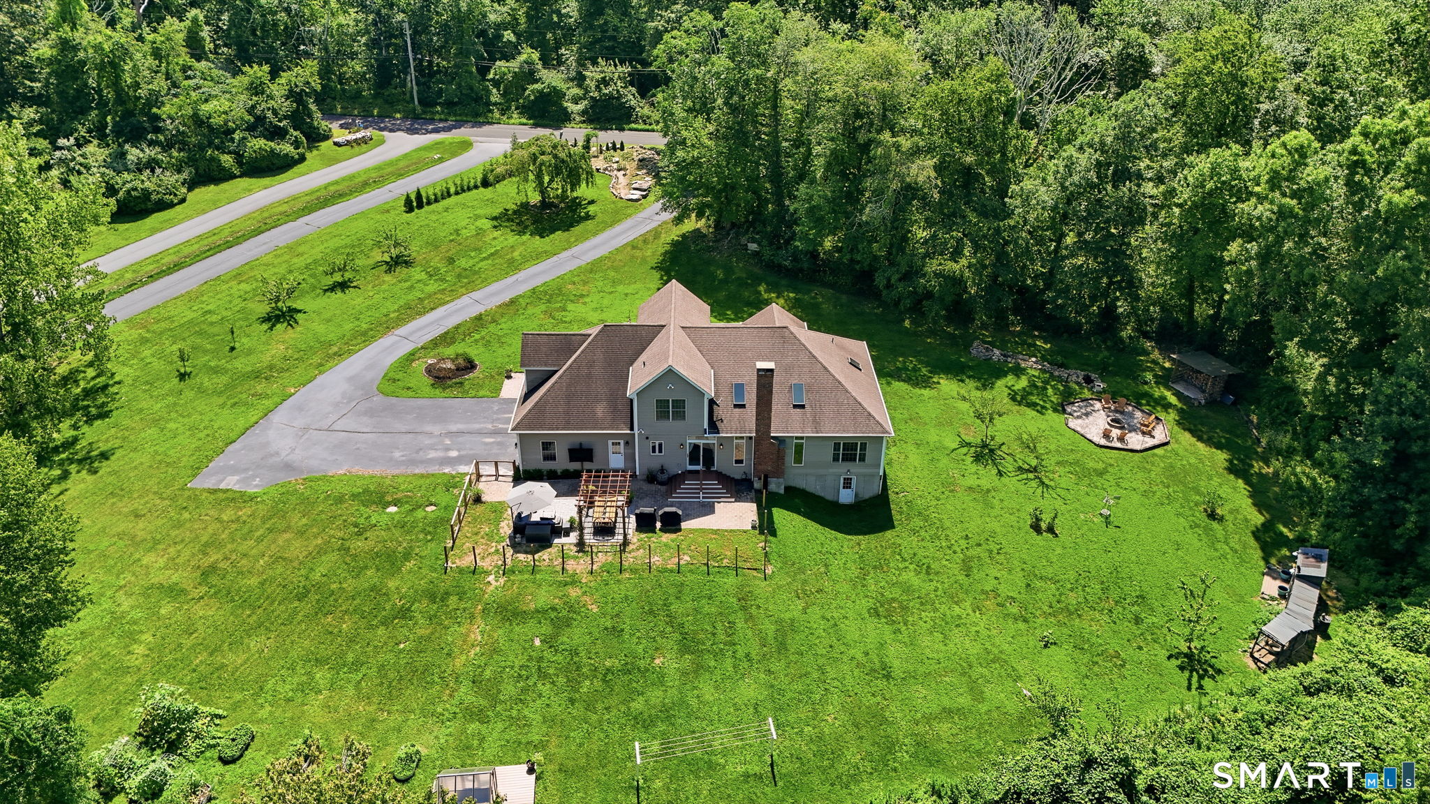 210 Forsyth Road photo 3