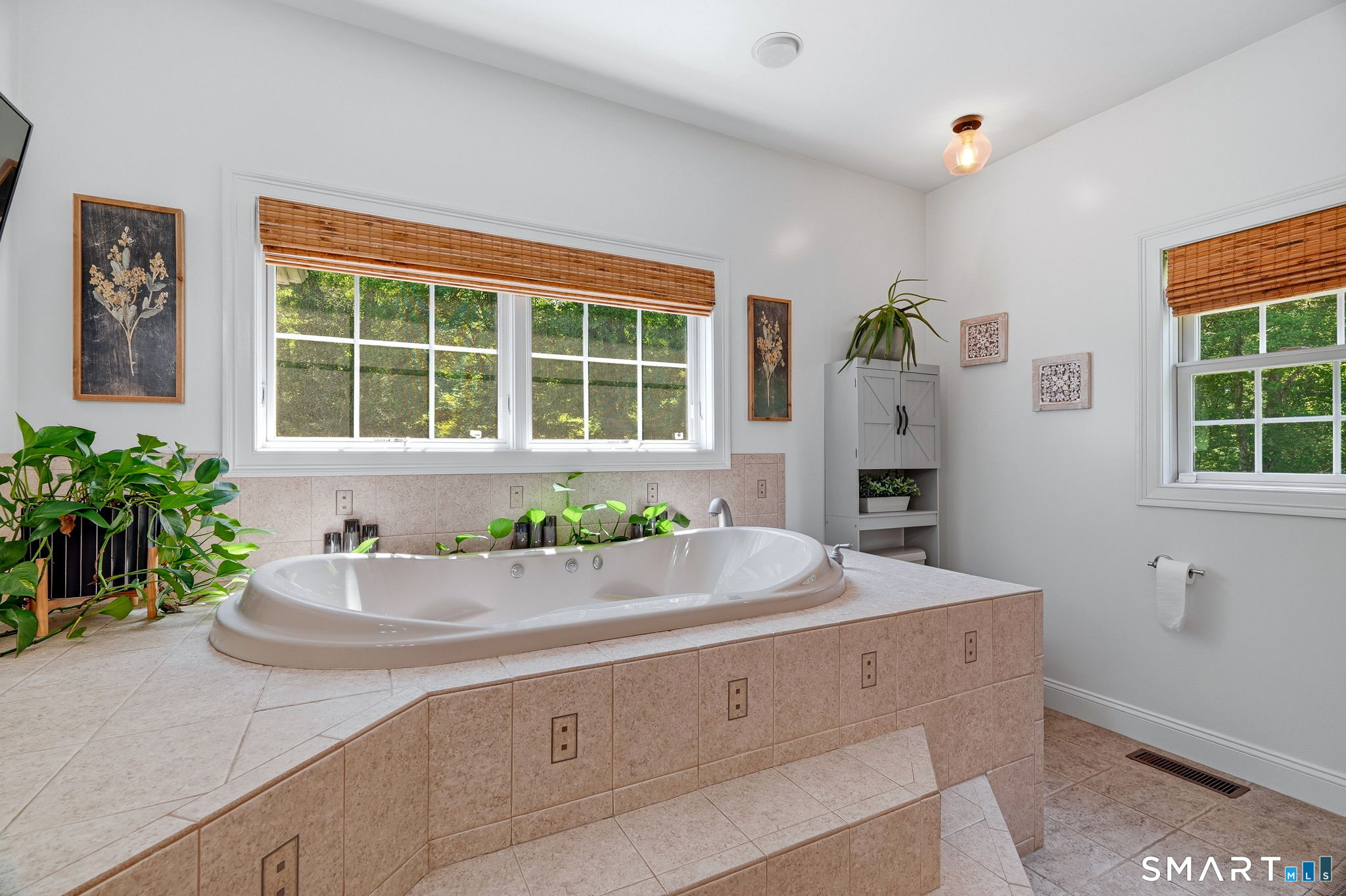 210 Forsyth Road photo 23