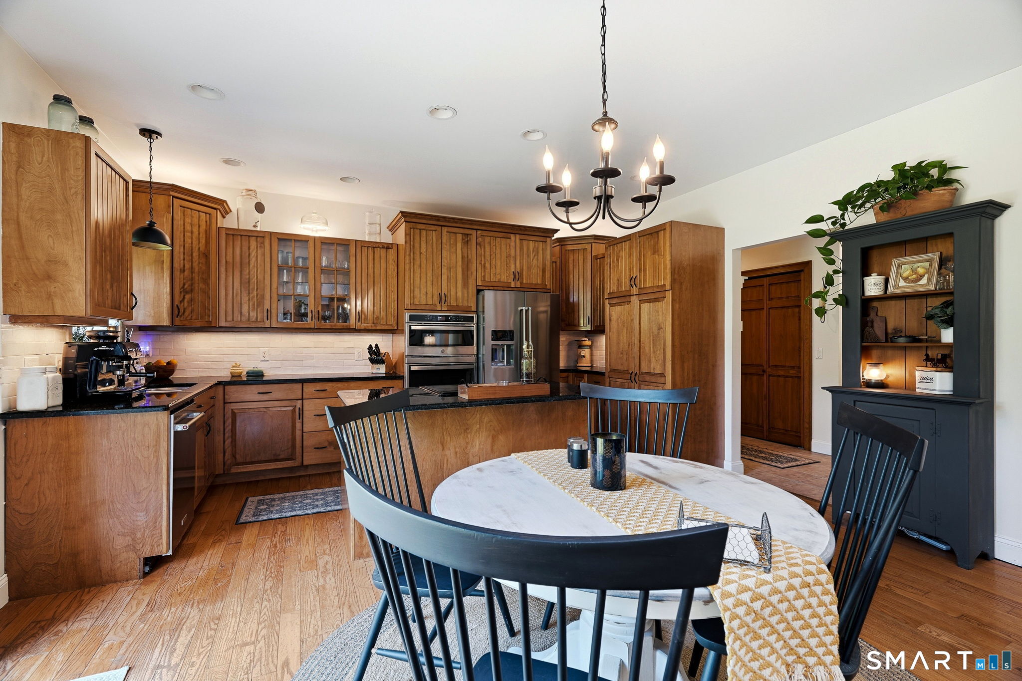 210 Forsyth Road photo 17