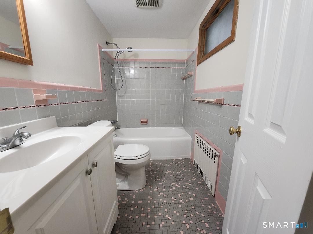 40 Glenwood Street photo 4