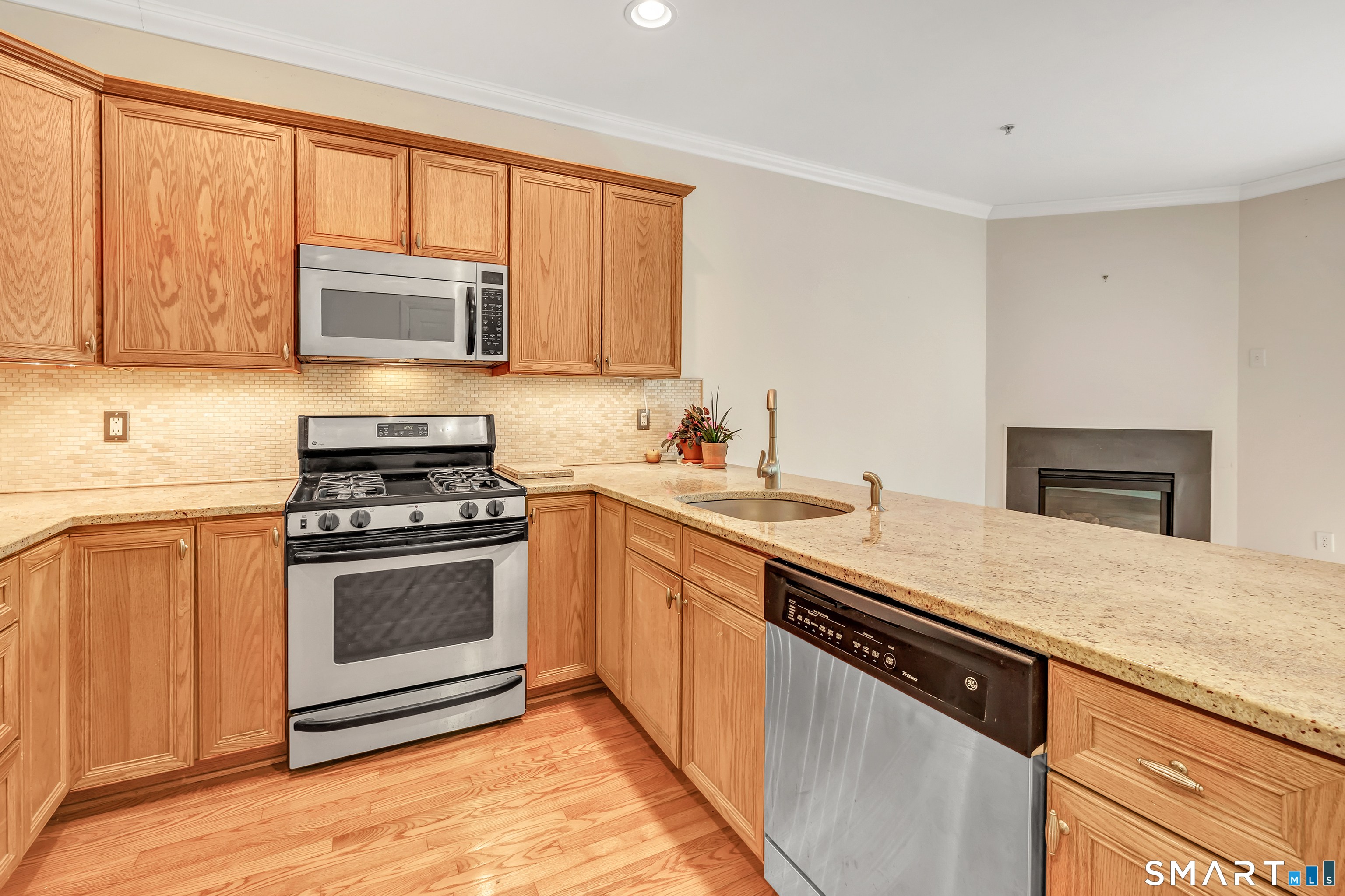 570 Danbury Road  Unit #23 photo 8