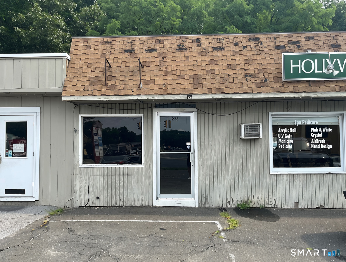 215 Albany Turnpike
