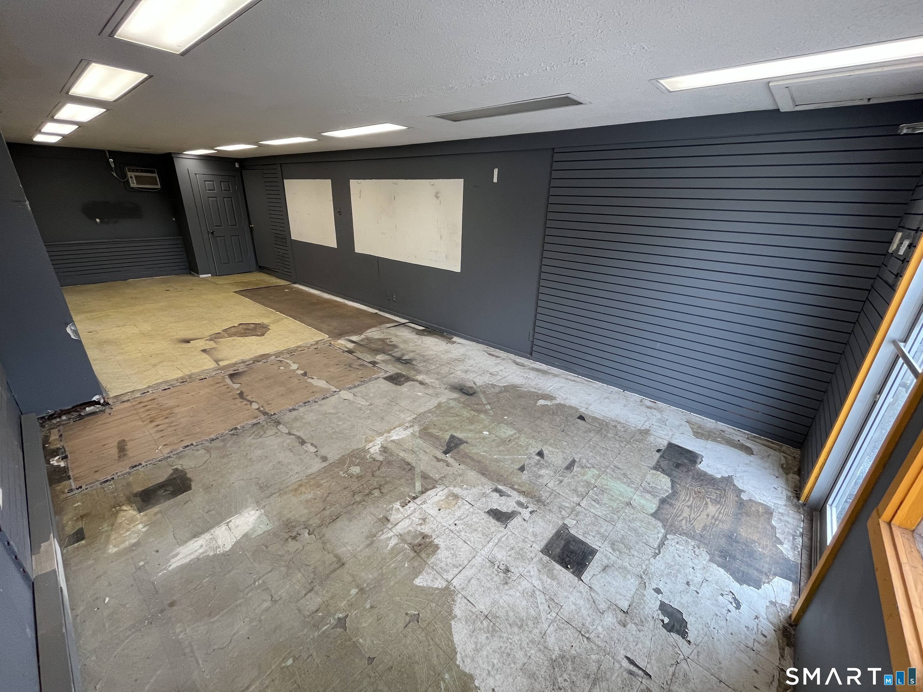 215 Albany Turnpike photo 4