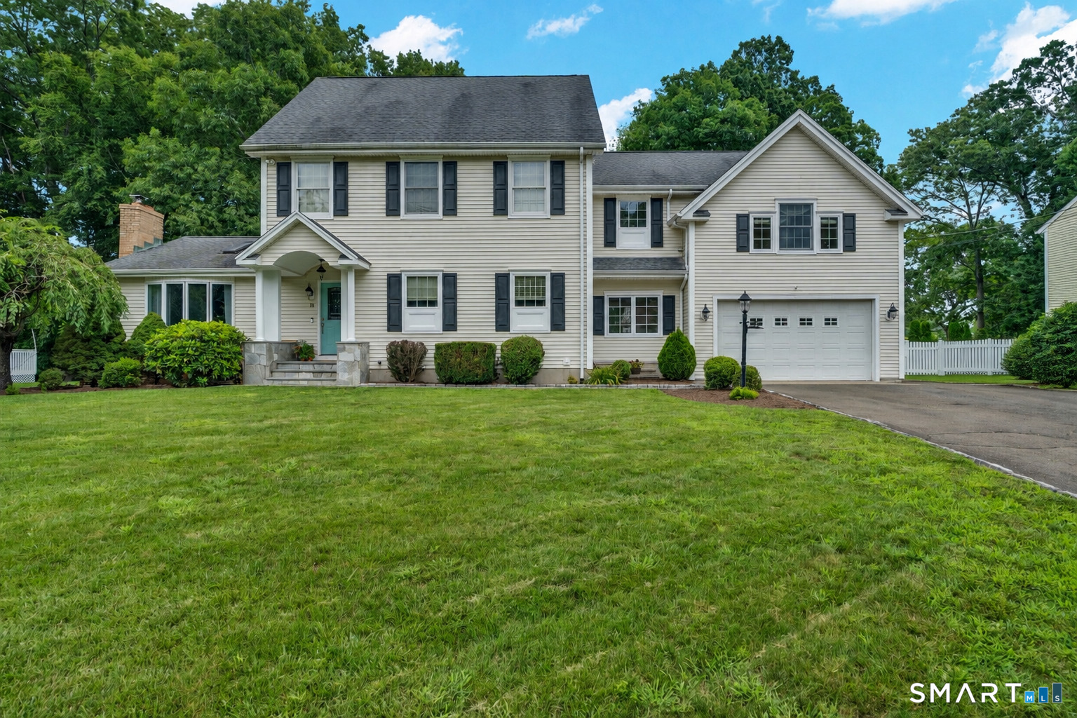 10 Westwood Road, Trumbull, Connecticut 06611