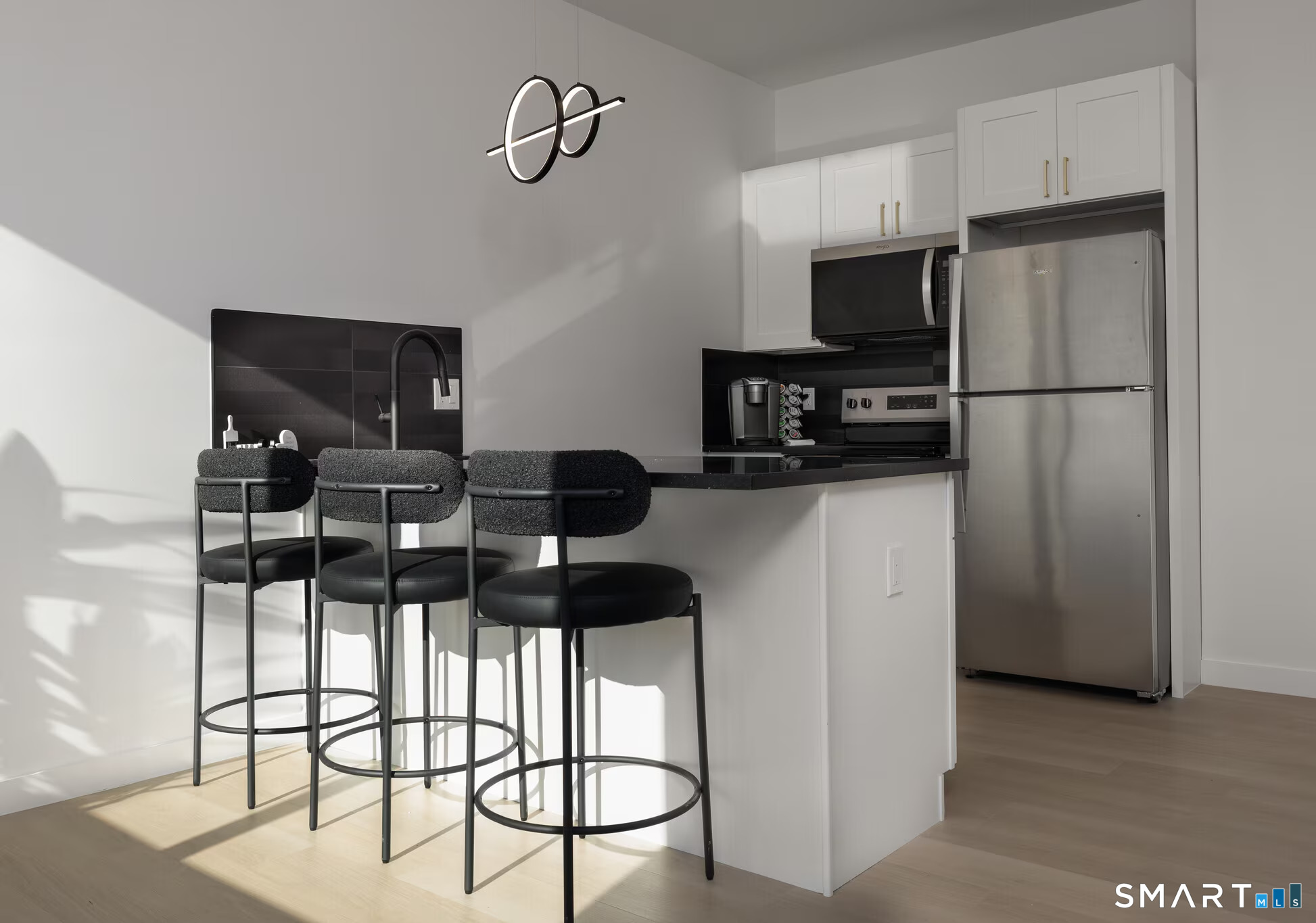 540 Bond Street photo 3