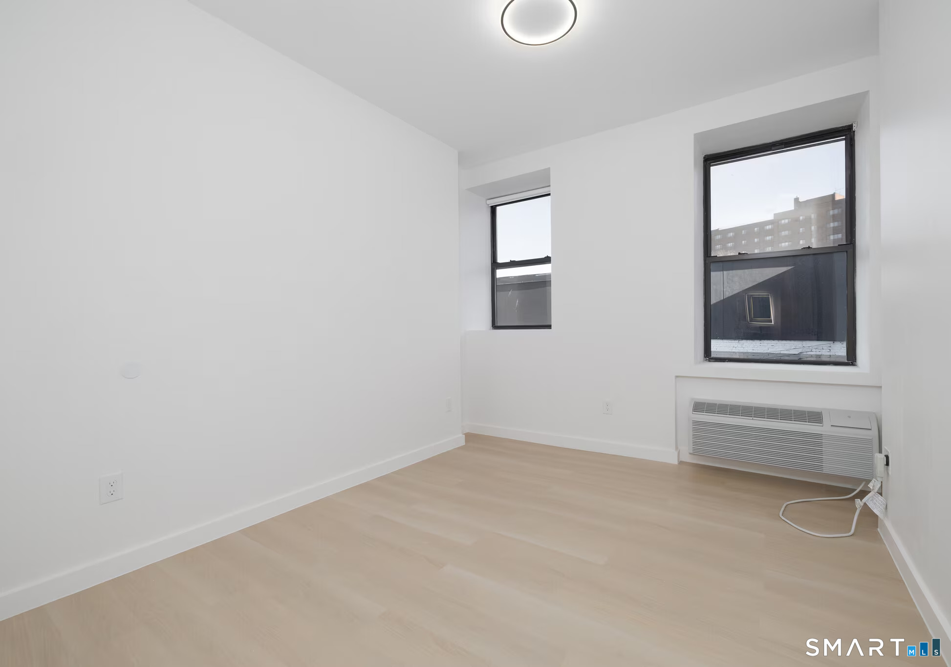 540 Bond Street photo 14