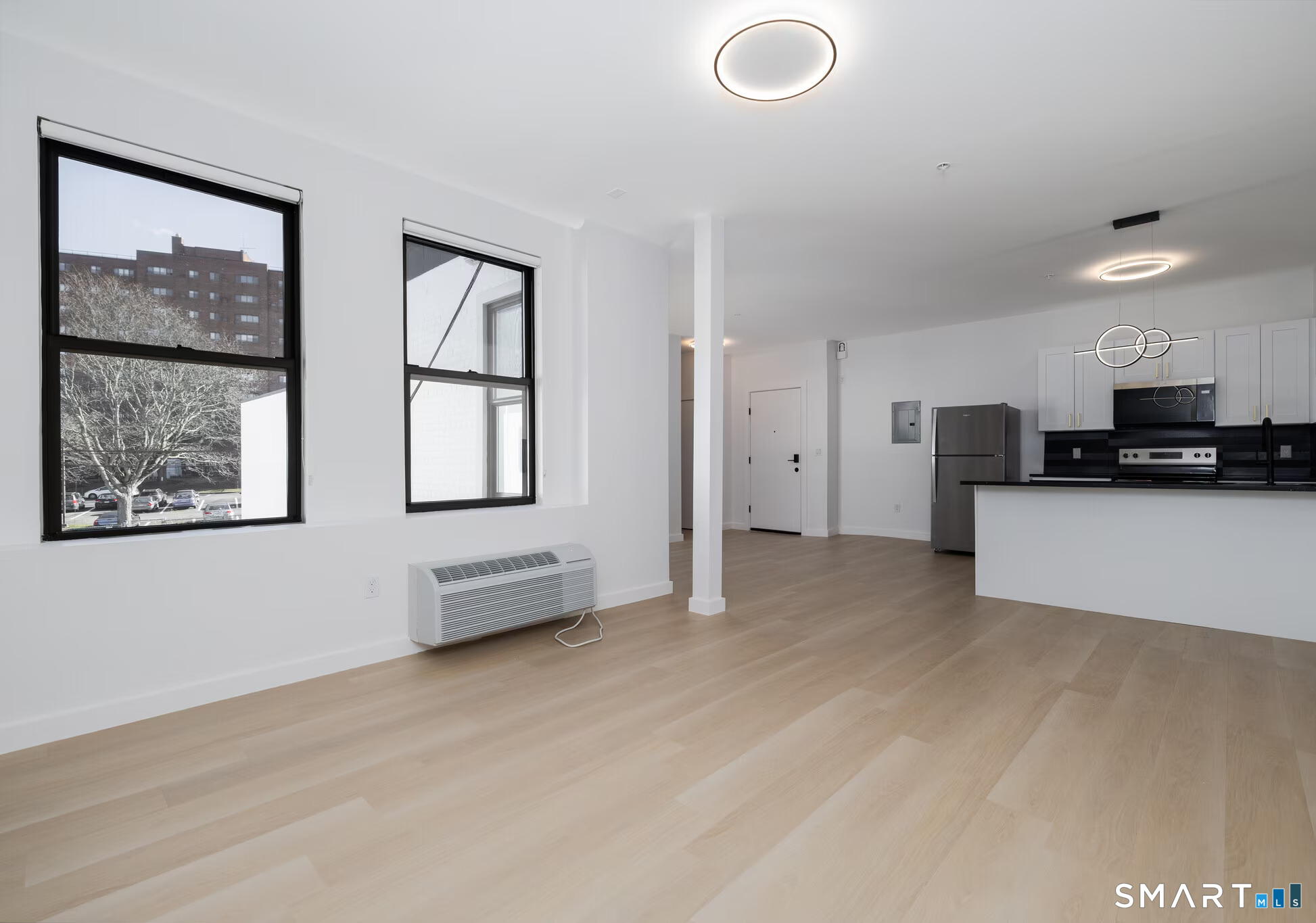 540 Bond Street photo 11