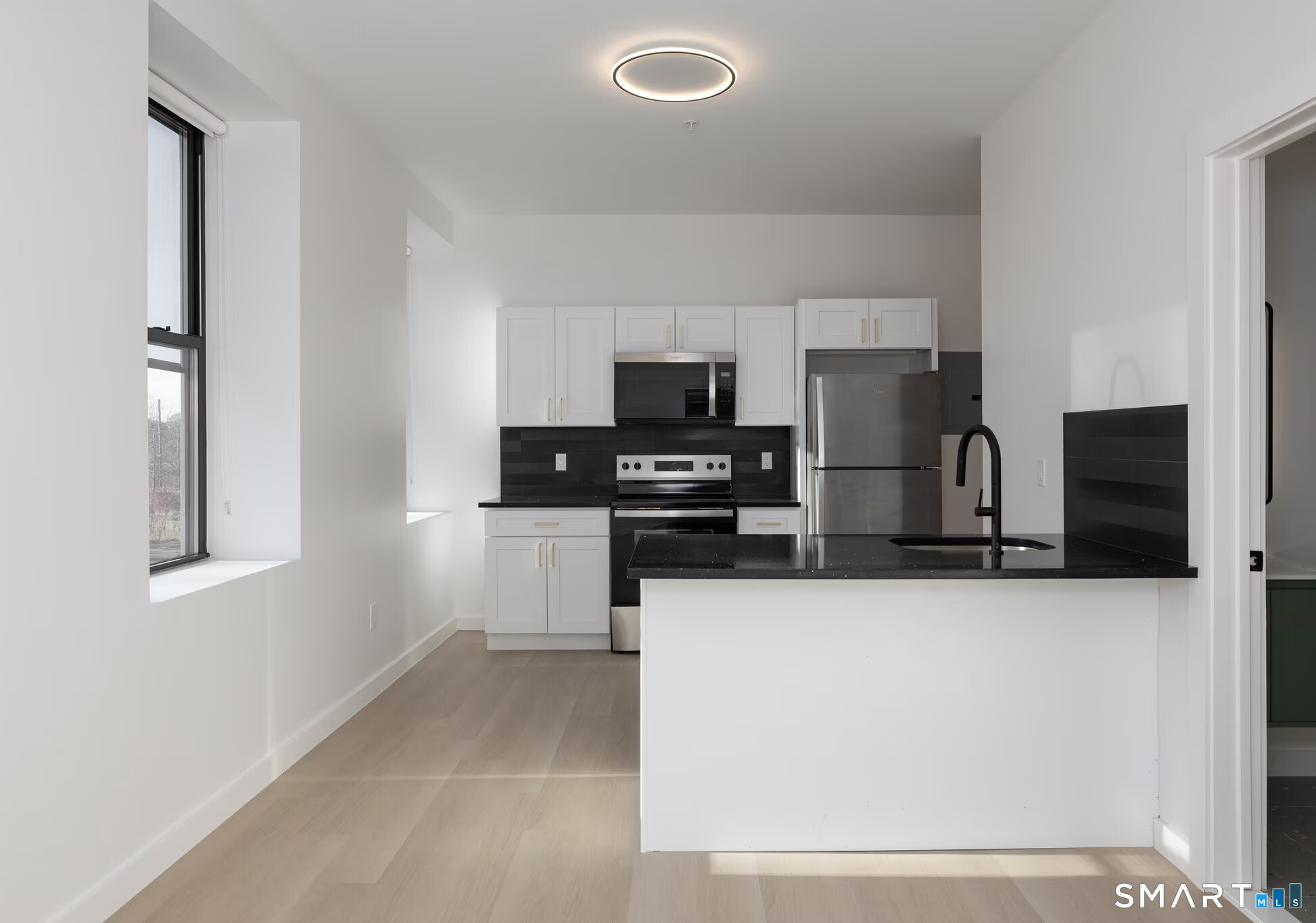 540 Bond Street photo 12