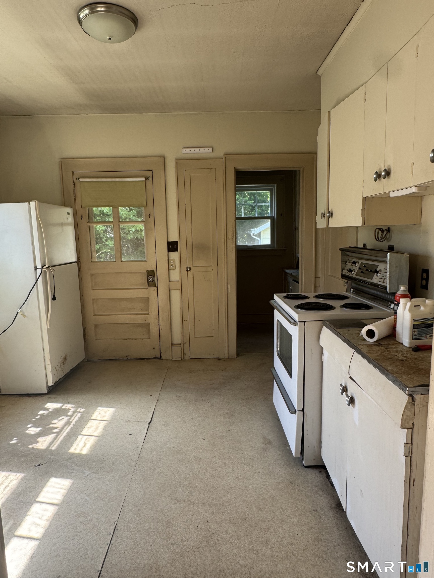 133 Grove Street photo 8
