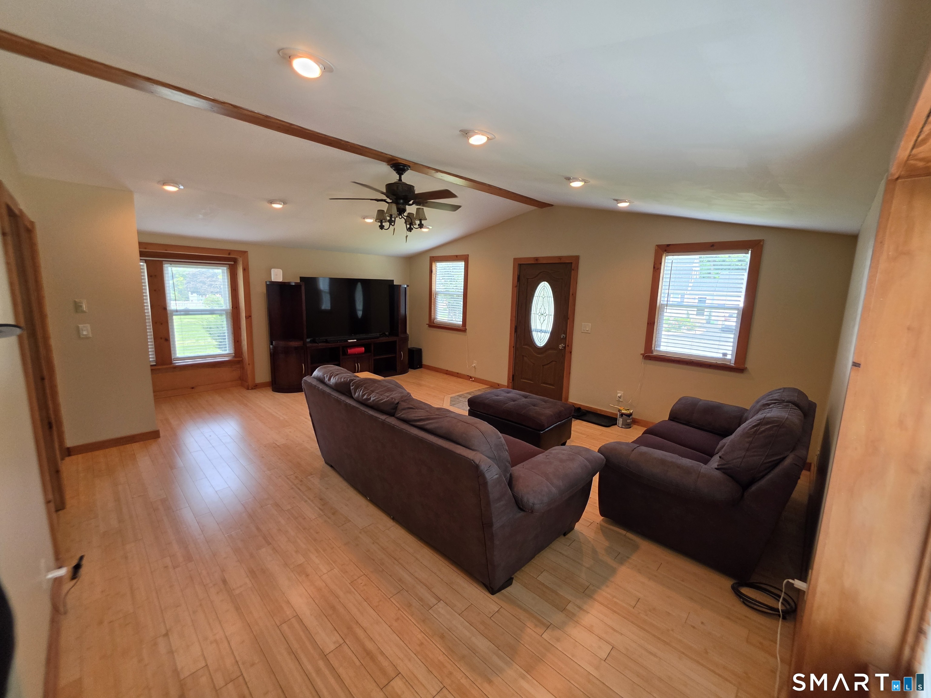 85 Robertson Avenue photo 7