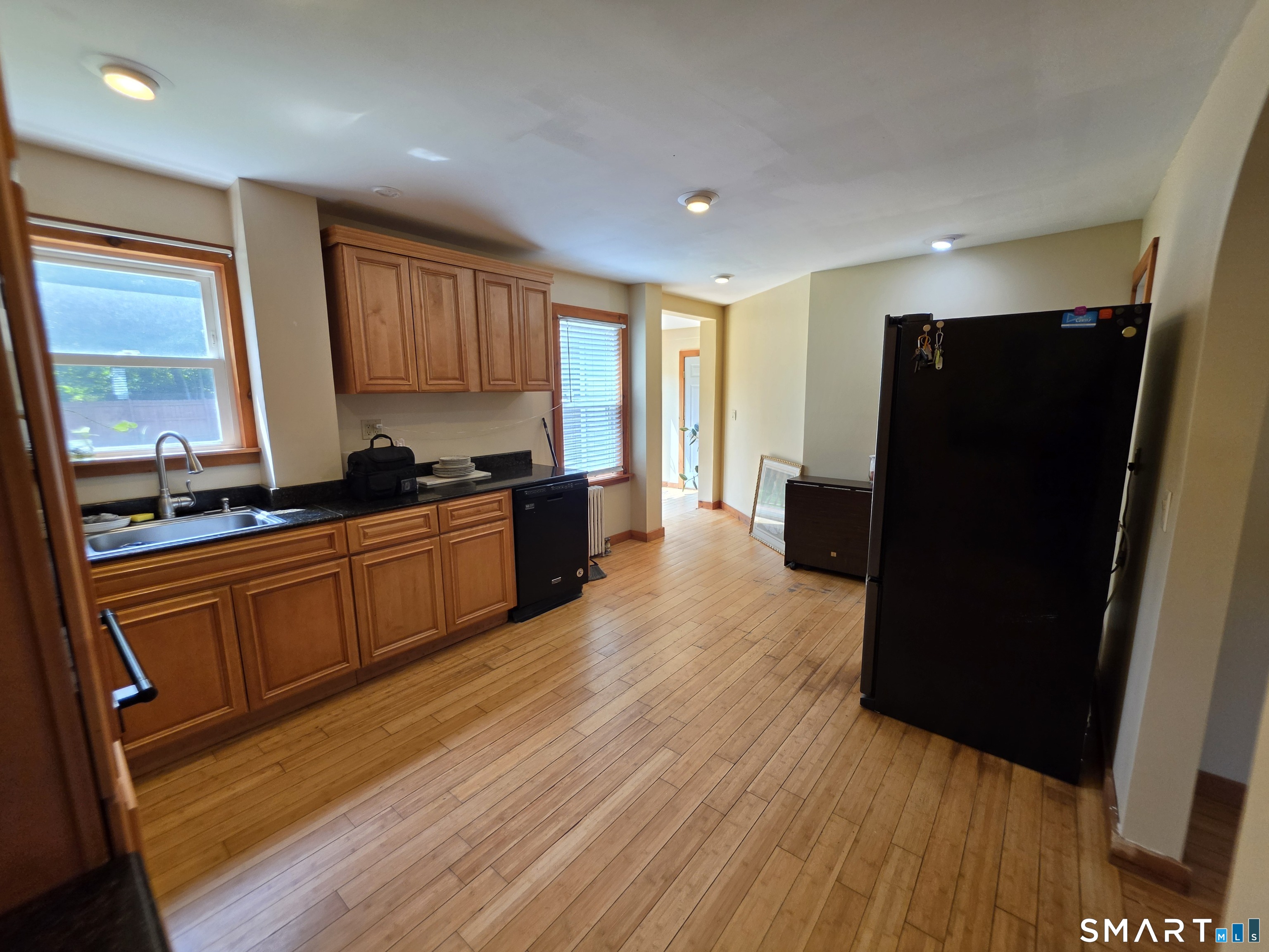 85 Robertson Avenue photo 17