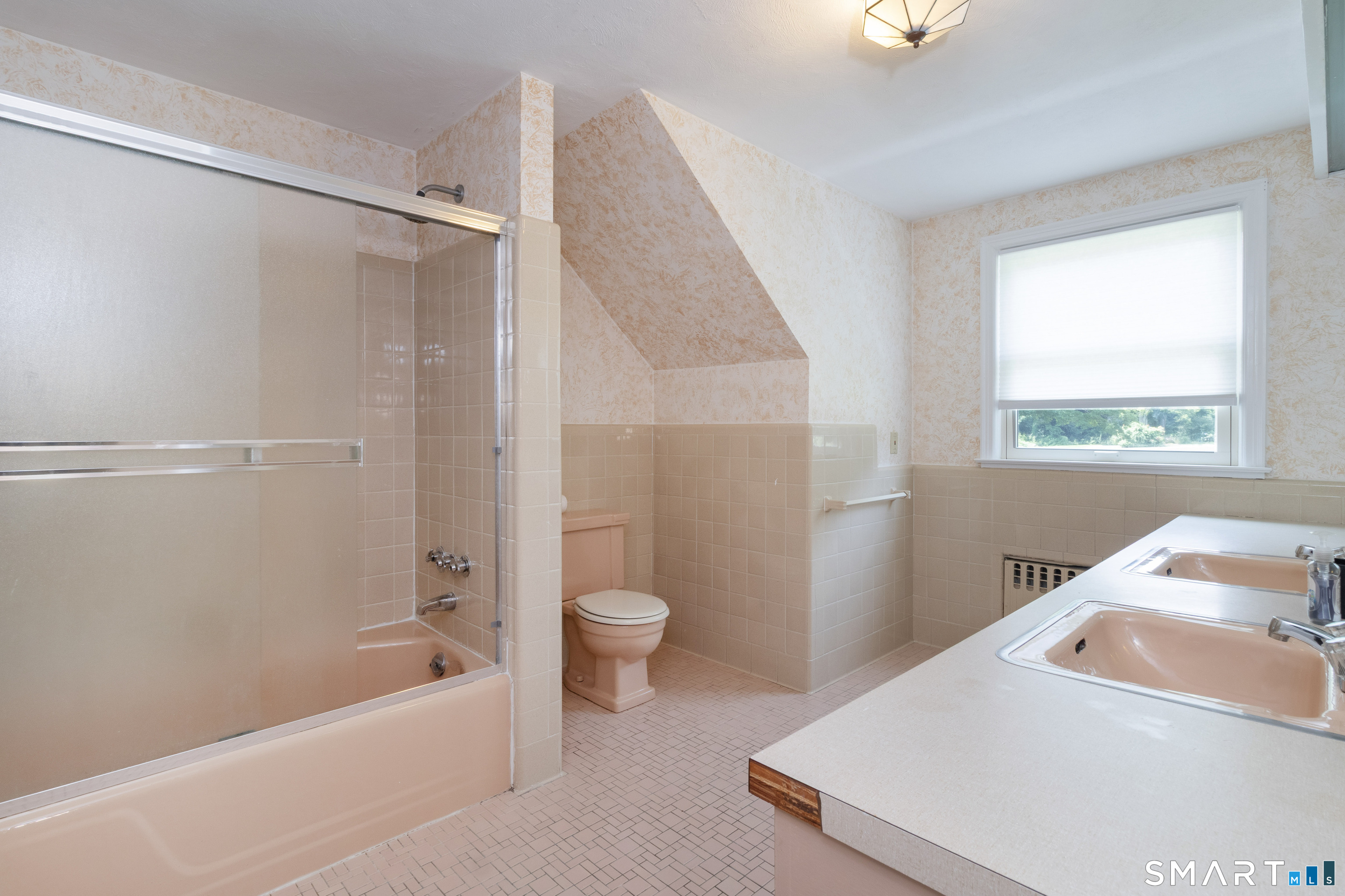 17 Whiting Farm Road photo 32