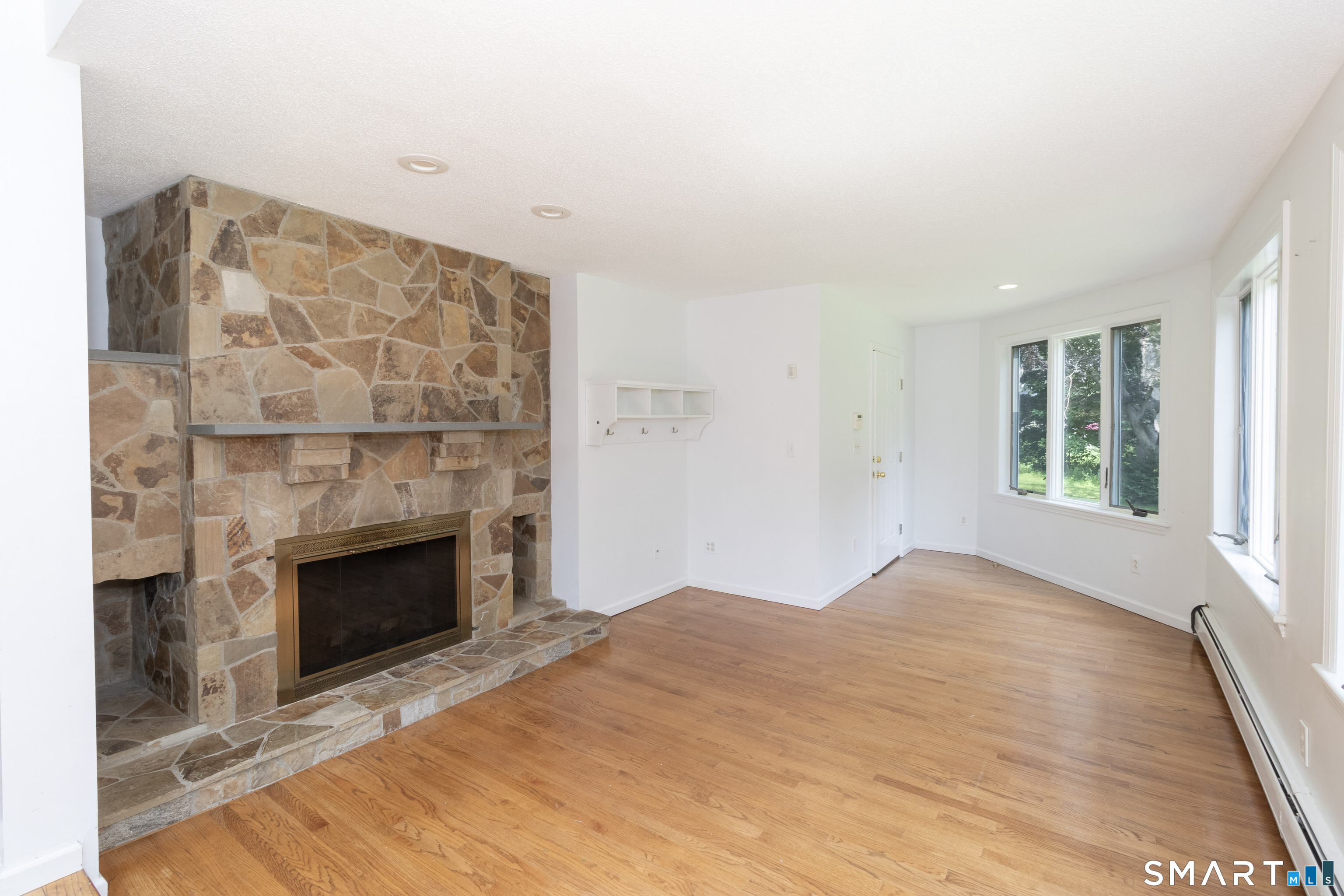17 Whiting Farm Road photo 22